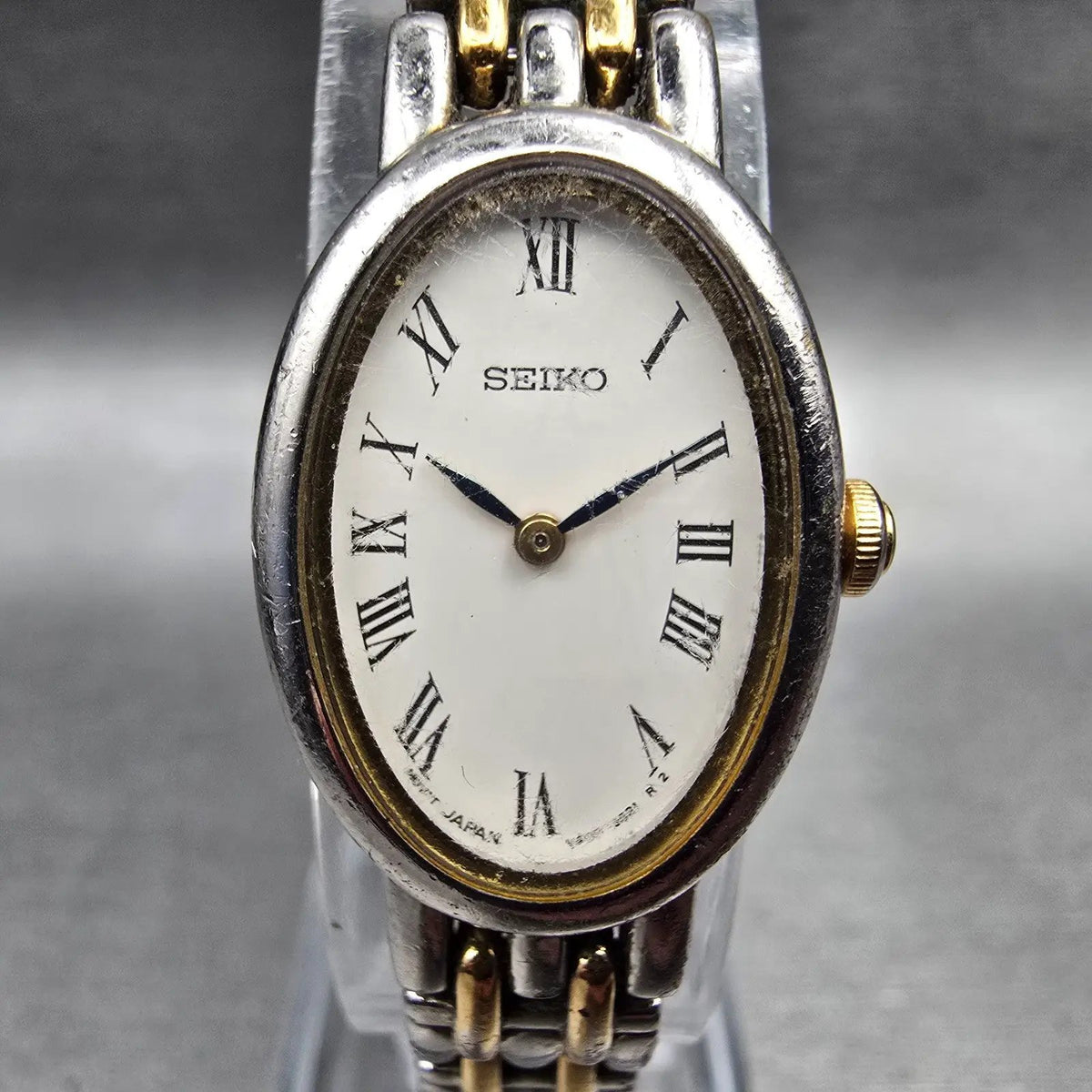 Seiko Watch Women 17mm White Dial Silver Tone Oval V400-1029 New Battery VTG 561