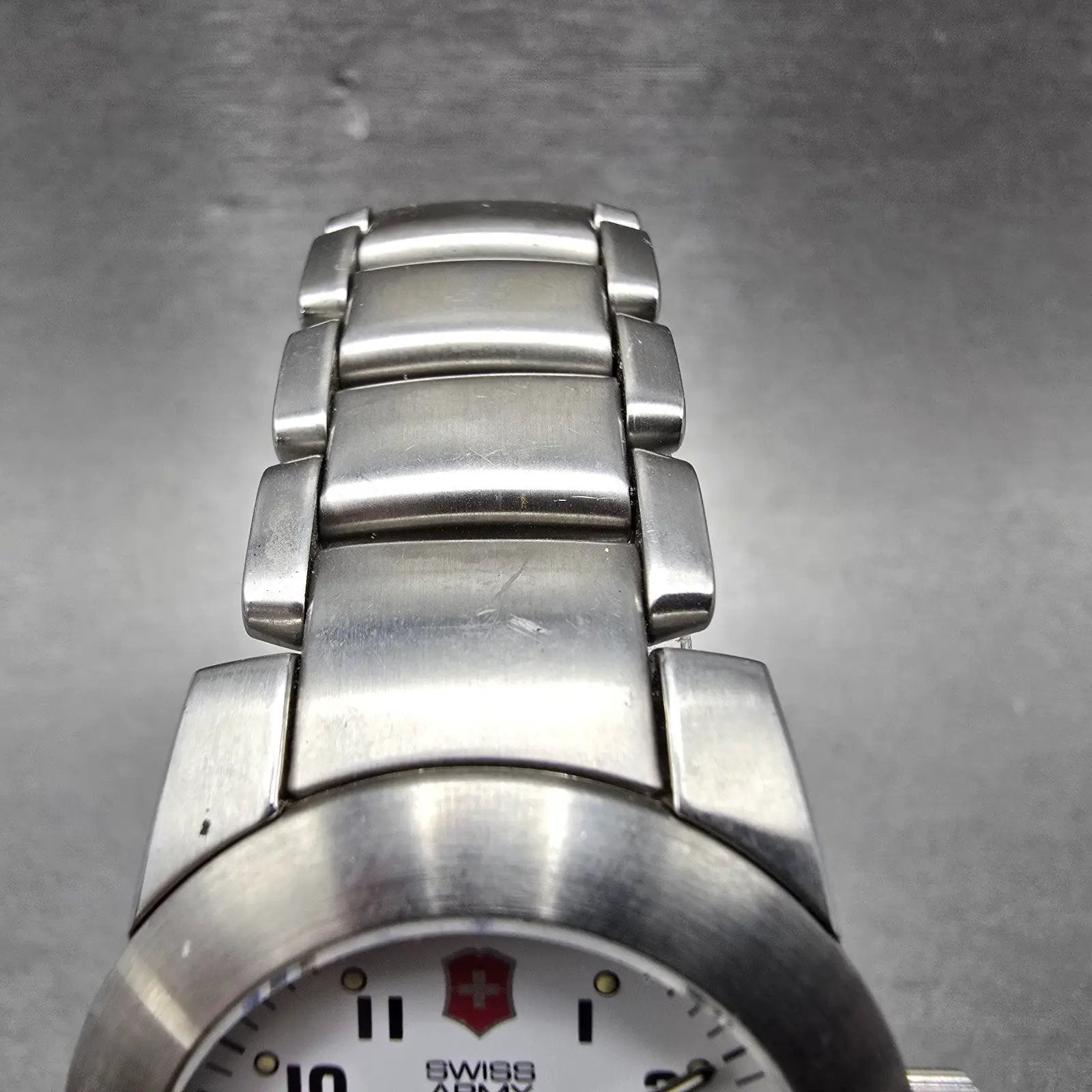 Victorinox Swiss Army Peak Watch Women 30mm White Dial Silver Tone Date PARTS5