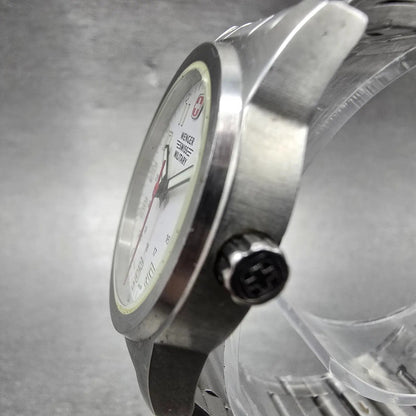 Wenger Swiss Military Watch Women 31mm White Dial Silver Tone Date 7292XZ NewBat2