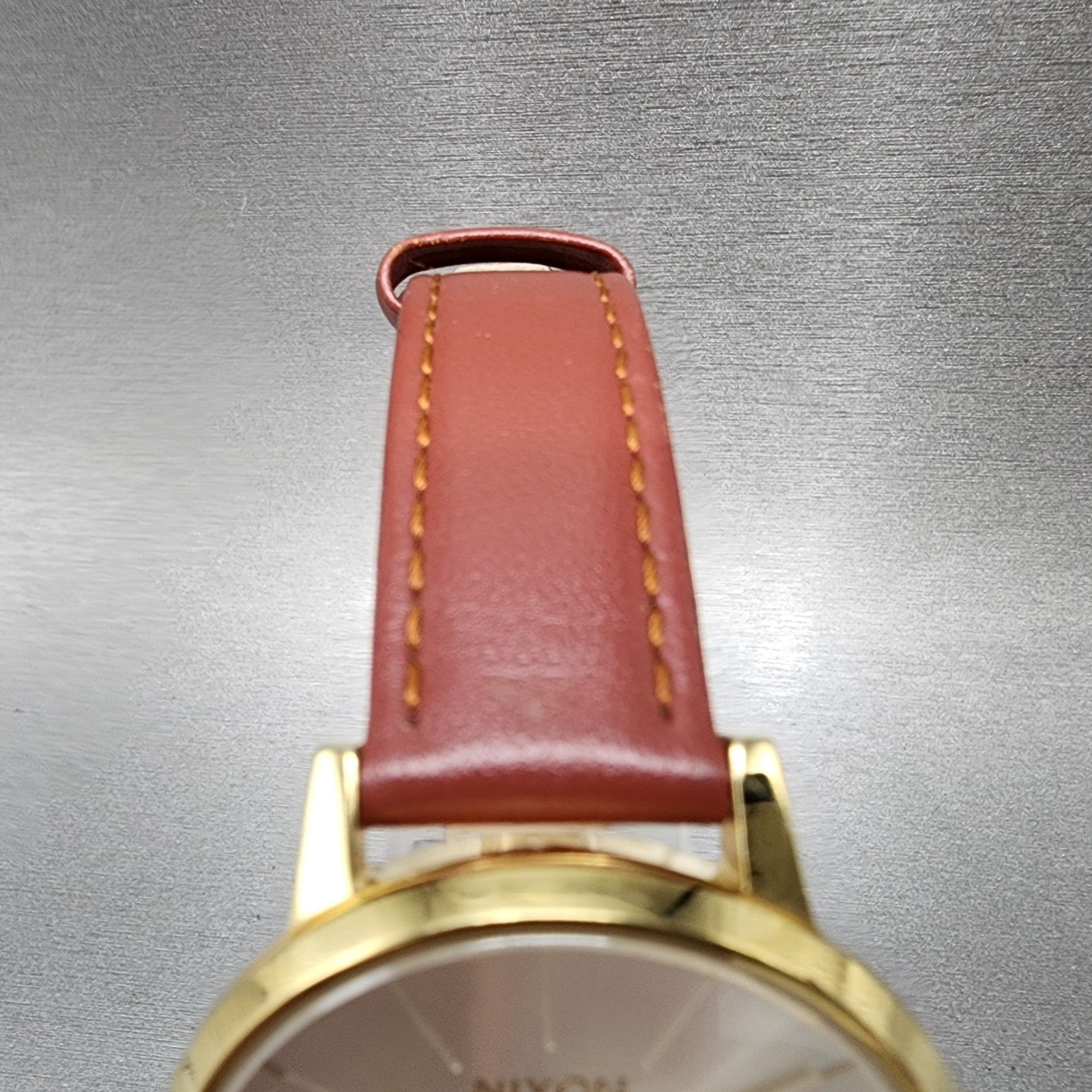 Nixon Kensington Watch Women 37mm Silver Dial Gold Tone Round New Battery4