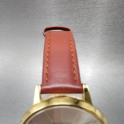 Nixon Kensington Watch Women 37mm Silver Dial Gold Tone Round New Battery4