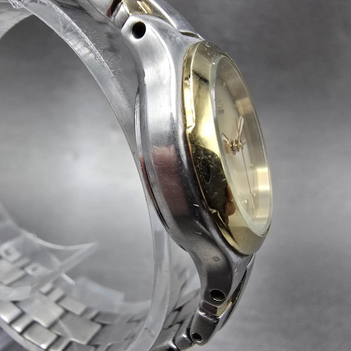 Citizen Eco-Drive Watch Women 25mm Cream Dial Two Tone Date E011-K16784 Runs JP3