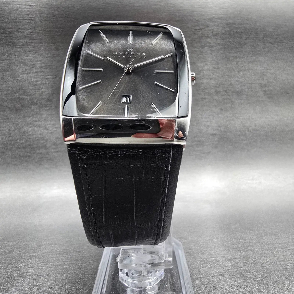 Skagen Watch Men 32mm Gray Dial Silver Tone Date Rectangle 984LSLB New Battery5