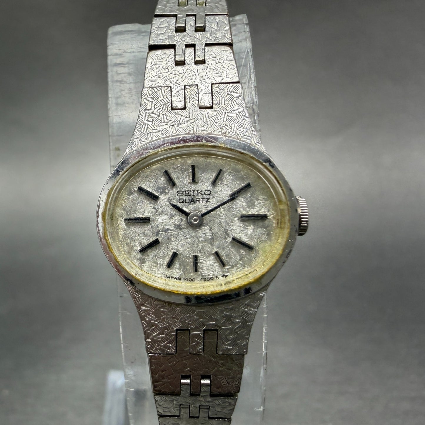 Seiko Watch Women 17mm Silver Dial Silver Tone Oval 1400-7389 New Battery VTG G50