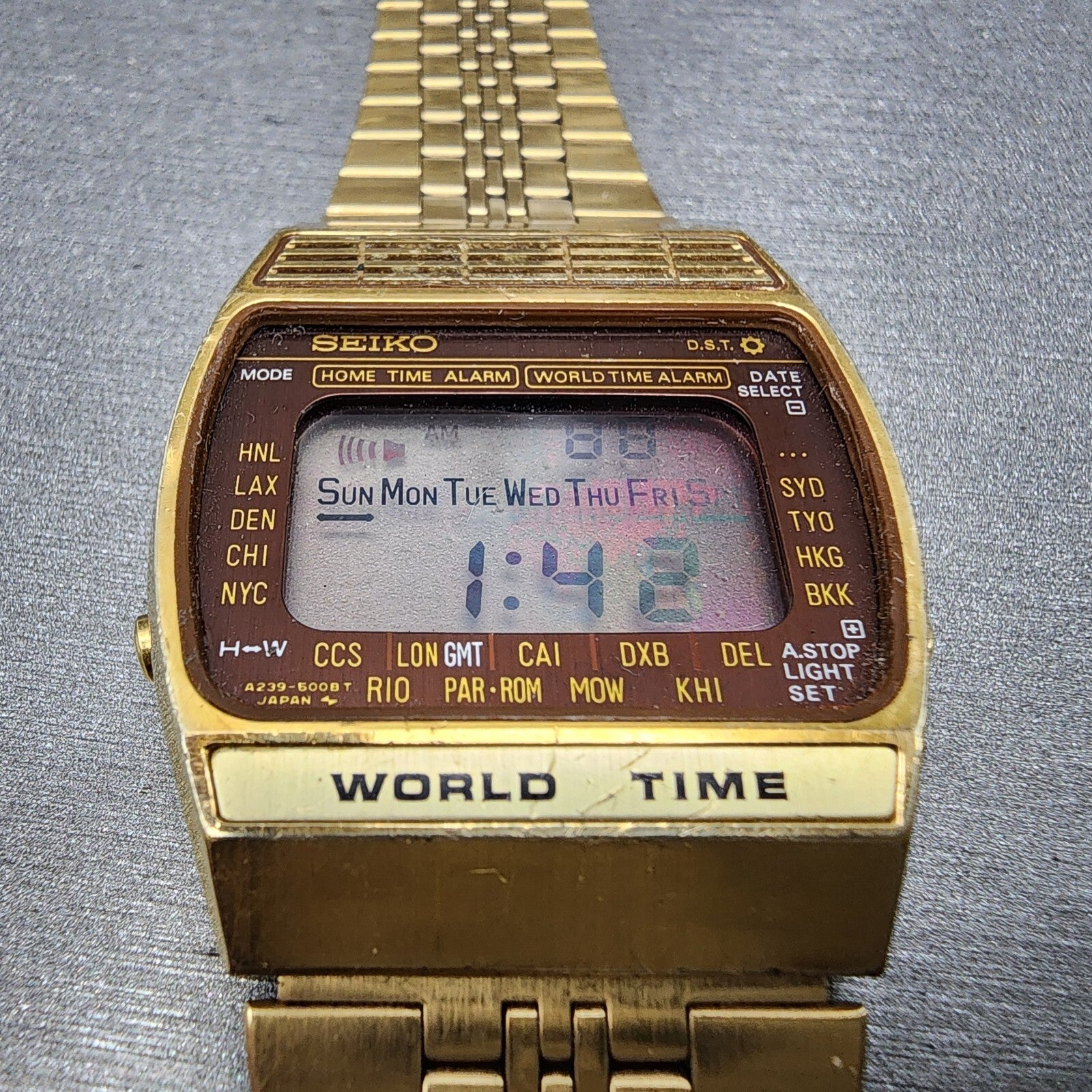 Seiko Digital World Time Watch Men 34mm Gray Dial Gold Tone A2395020 READ!!!!2
