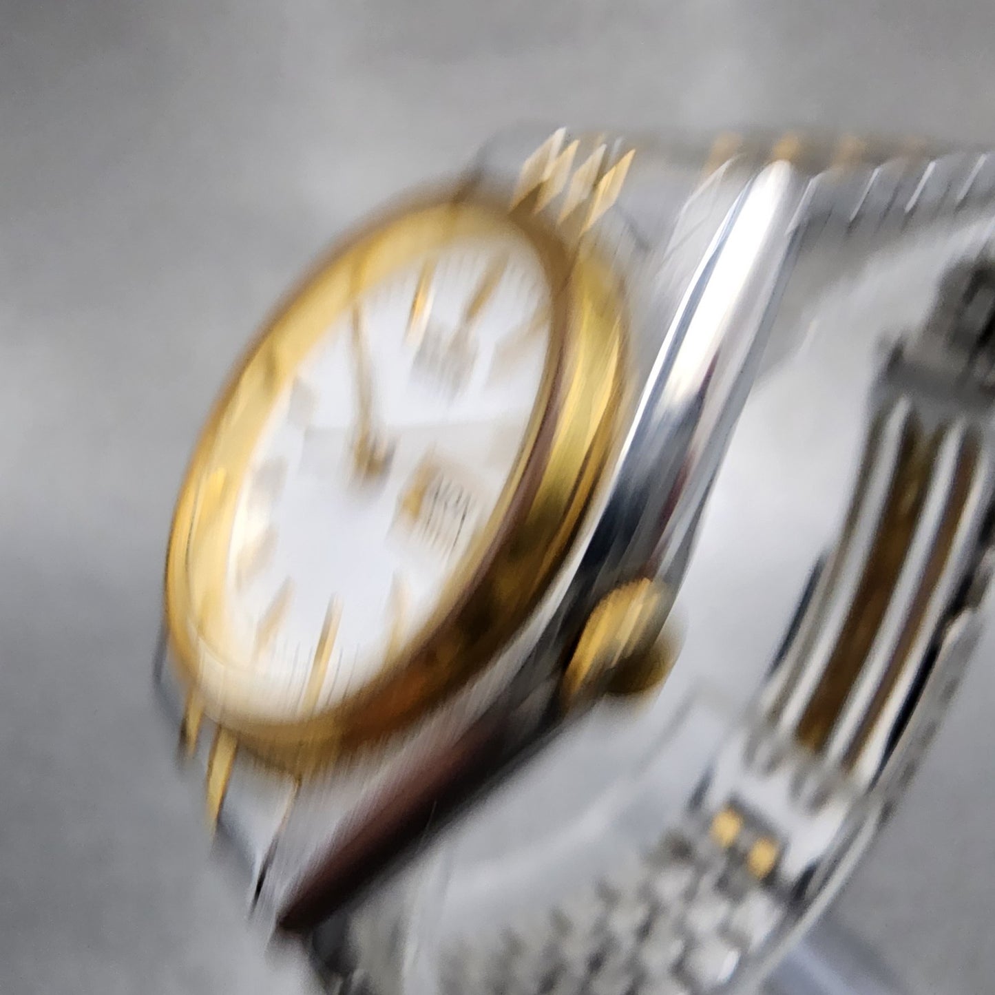 Seiko Watch Women 25mm White Dial Two Tone Daydate 7n430011 Round New BatteryBA2
