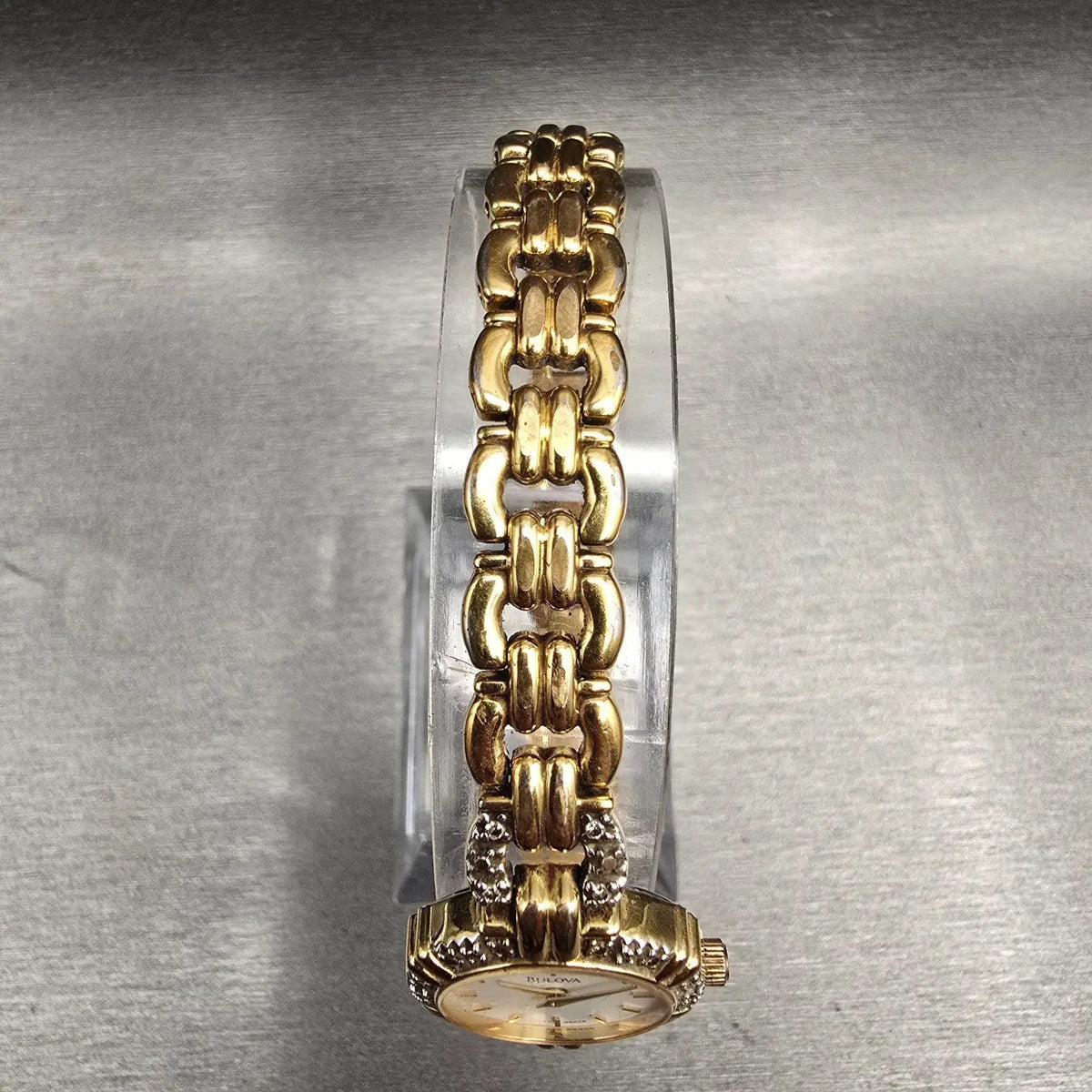 Bulova Watch Women 21mm White Dial Gold Tone Gemmed Round 98R06 New Battery4