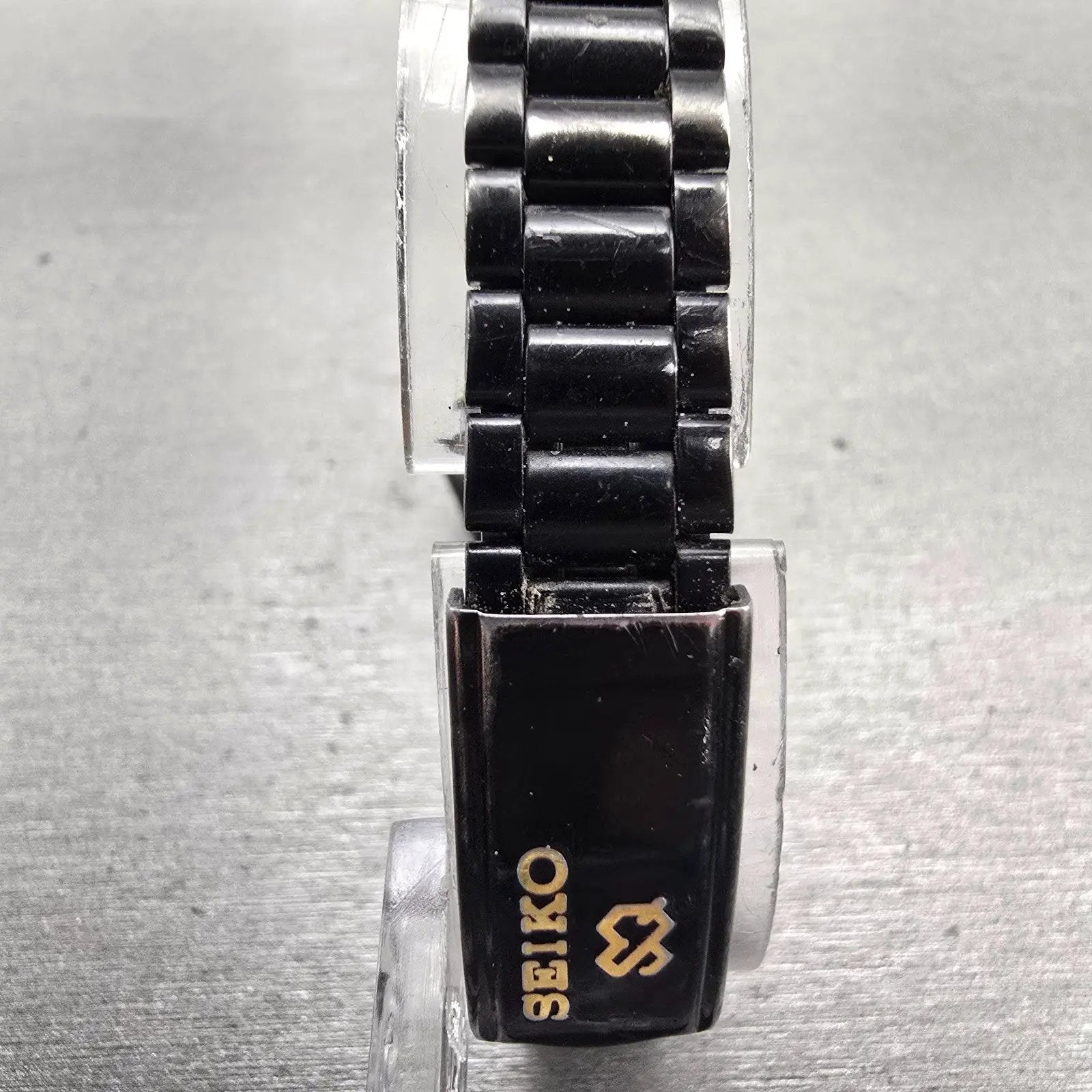 Seiko SQ Watch Women 24mm Black Dial Black & Gold Tone Daydate 2A23-0159 New Bat7