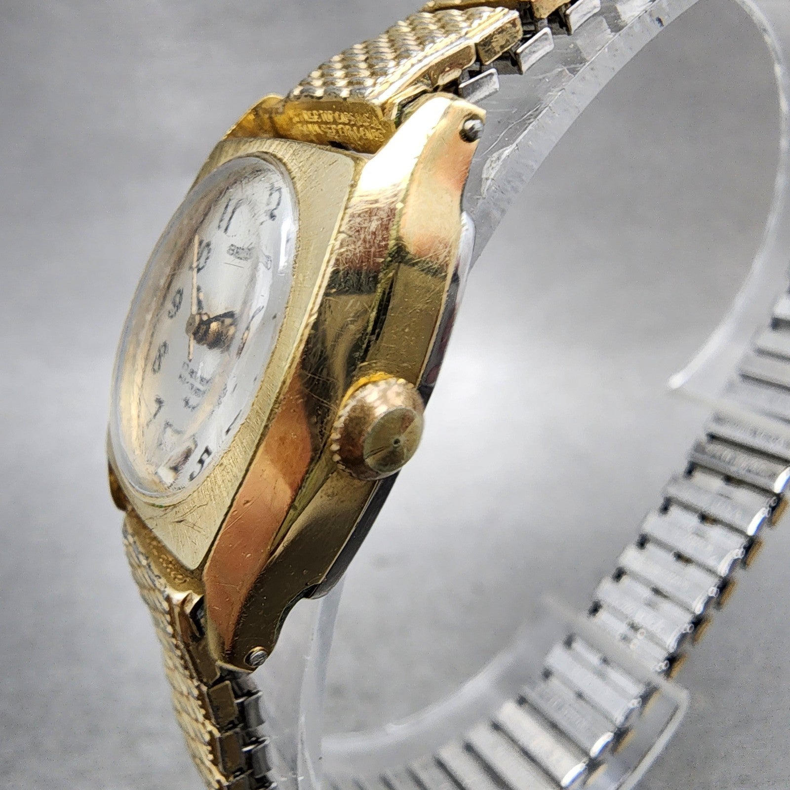 Seiko Watch Women 22mm Silver Dial Gold Tone Rectangle Manual Wind Runs VTG2