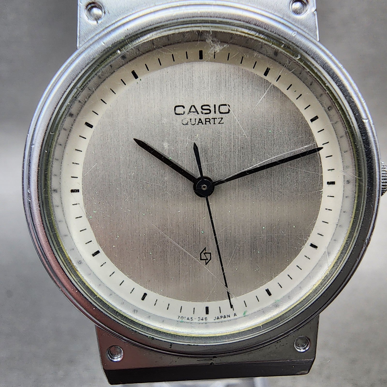Casio MQ331 Watch Men 32mm Silver Dial Silver Tone Round New Battery Vintage1