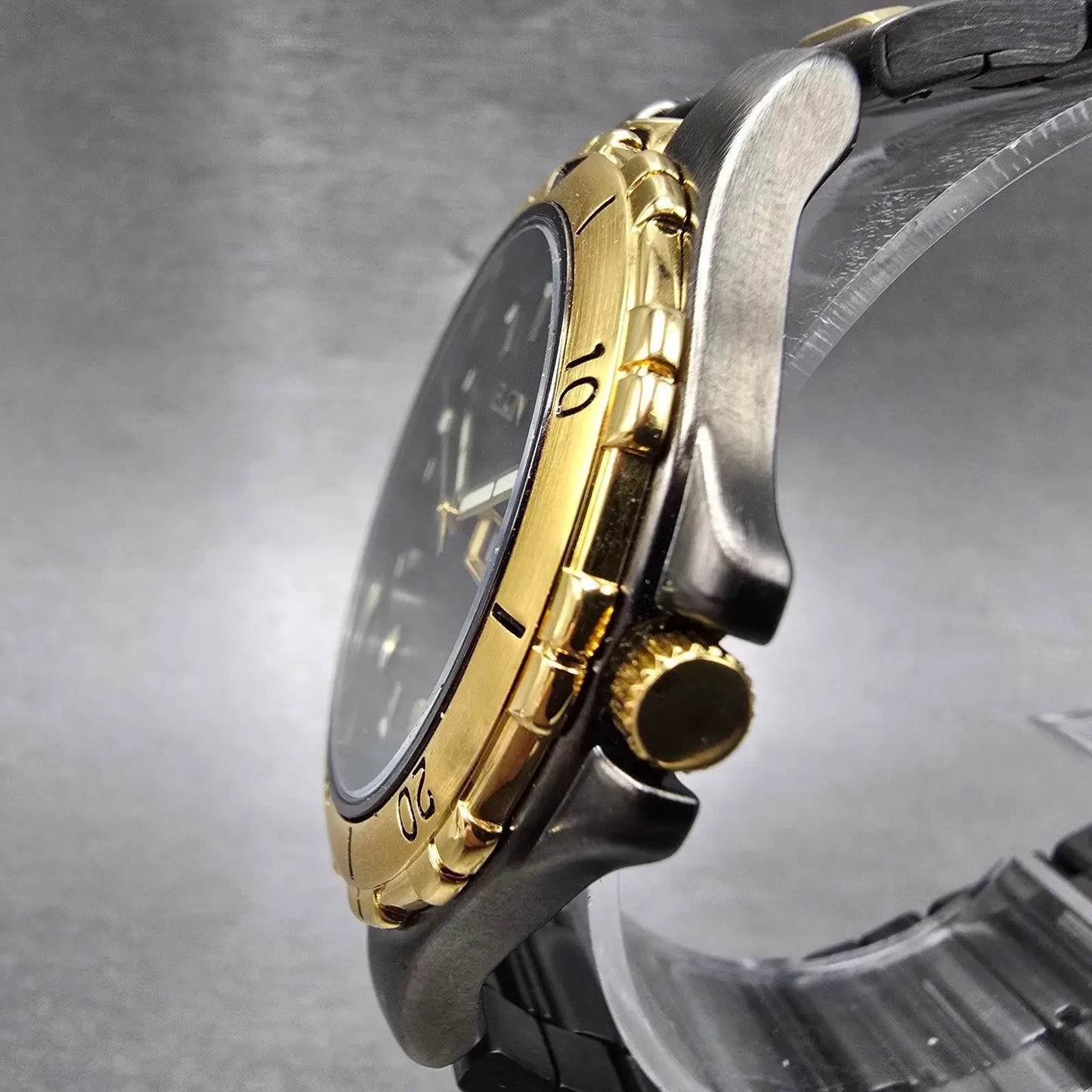 Elgin Dive Watch Men 40mm White Dial Black & Gold Tone Daydate Round New Battery2