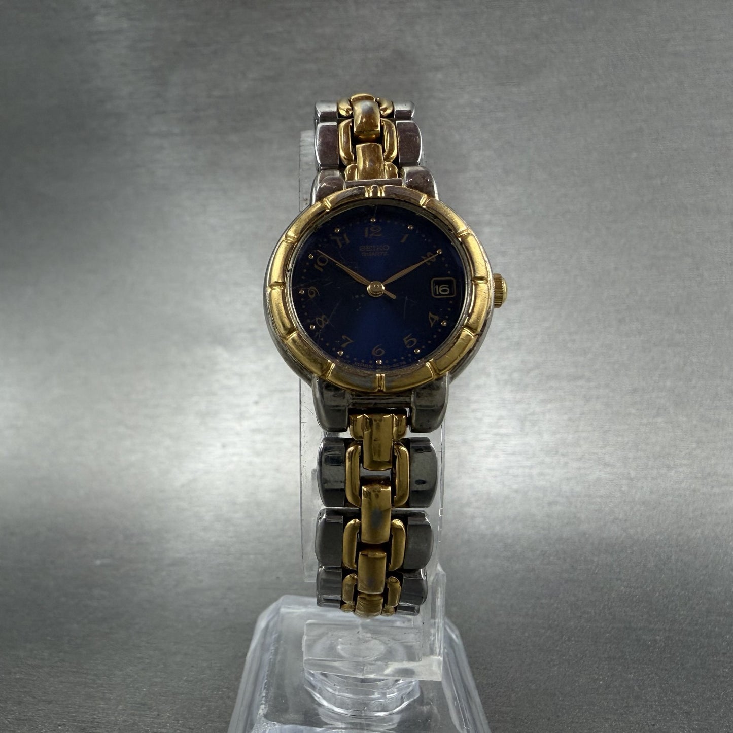 Seiko Watch Women 23mm Blue Dial Two Tone Date Round 7N82-6B79 New Battery5