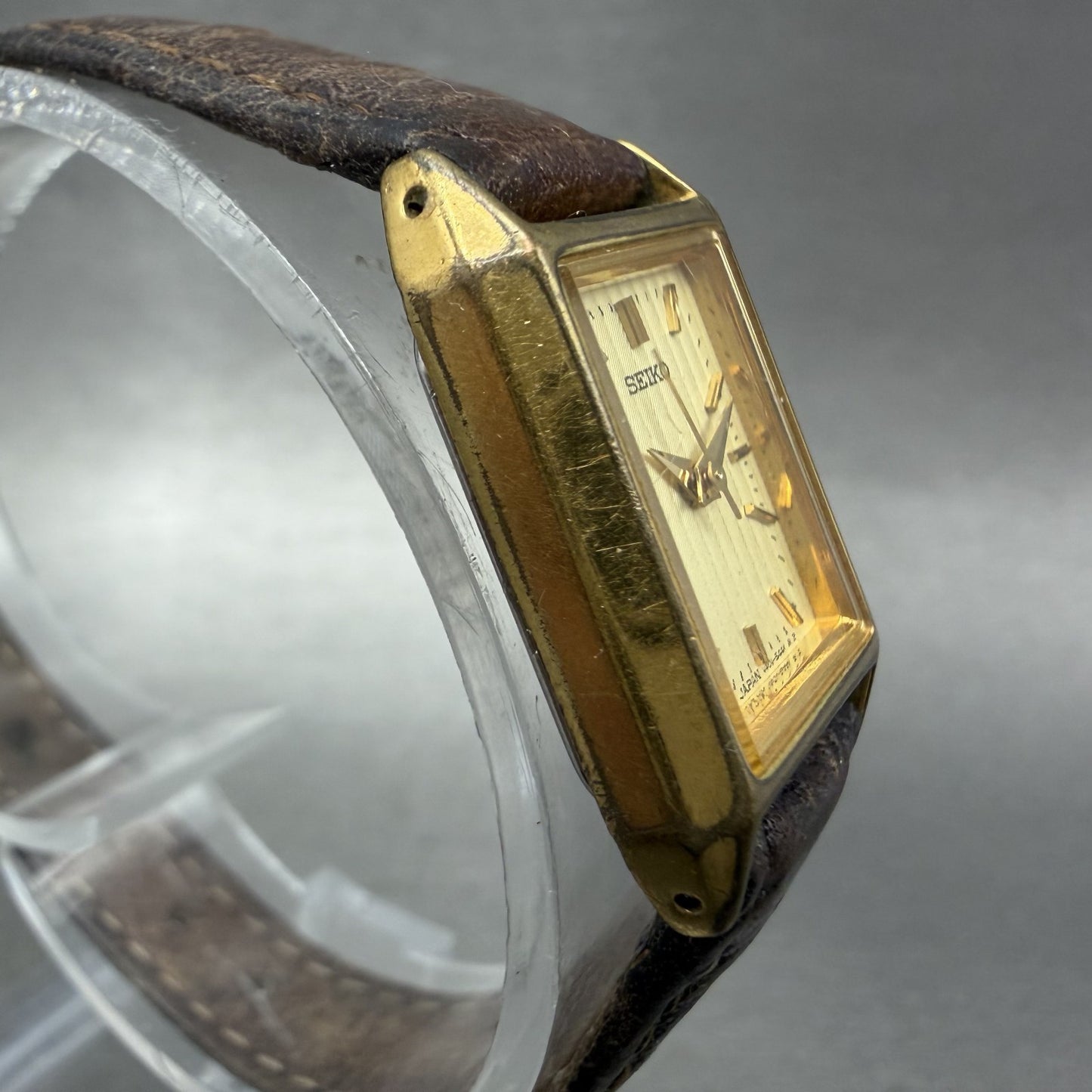 Seiko Tank Watch Women 18mm Champagne Dial Gold Tone Rectangle V401-5670 New Bat3