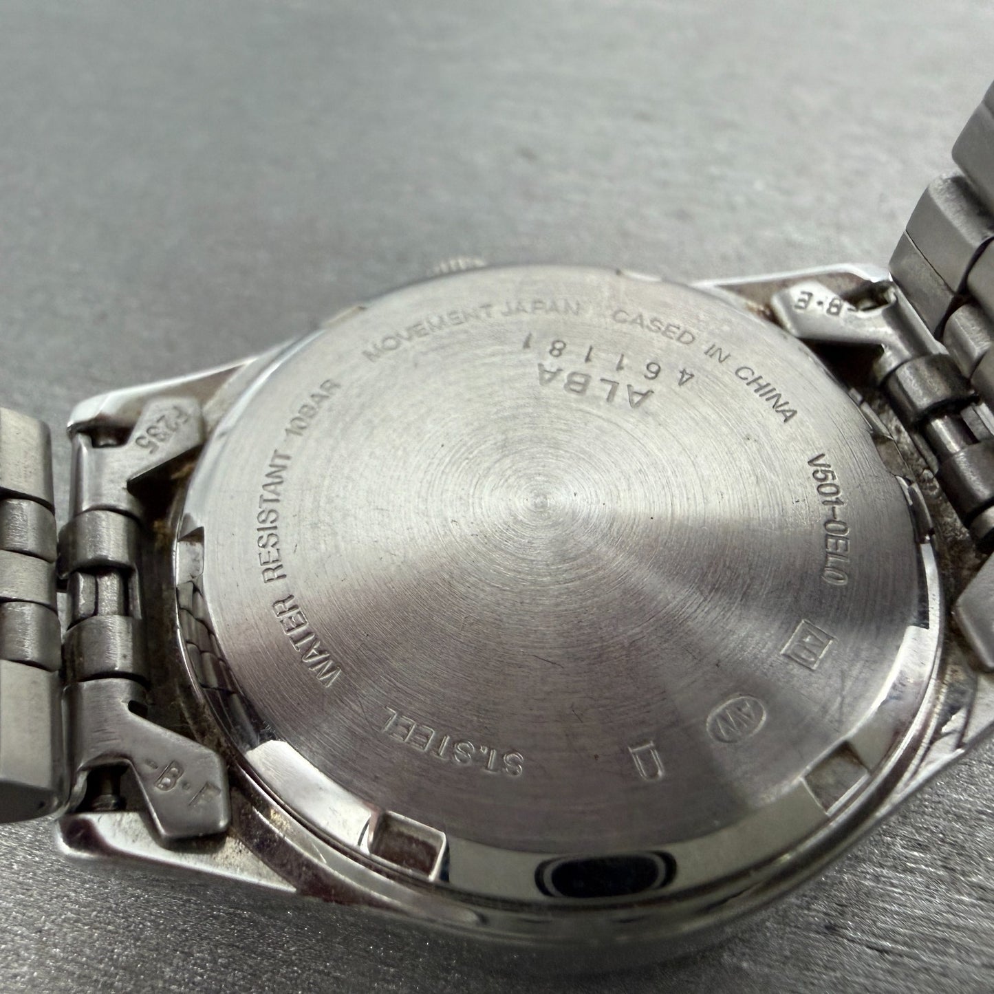 Seiko Alba Watch Men 34mm White Dial Silver Tone Round V501-0EL0 New Battery9