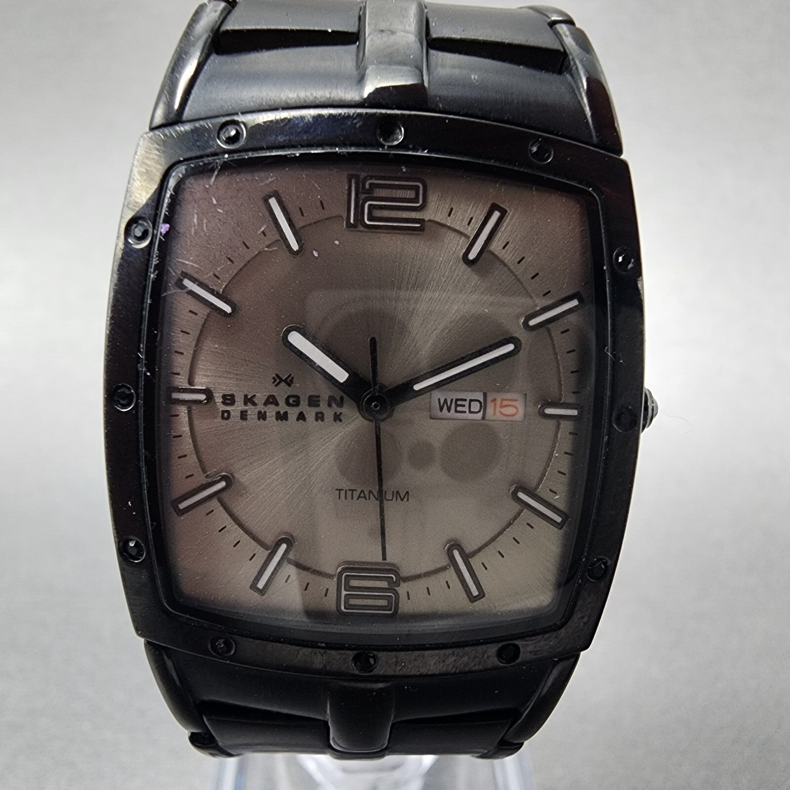 Skagen Tank Watch Women 27mm Silver Dial Black Case Daydate Rectangle New BAtt1