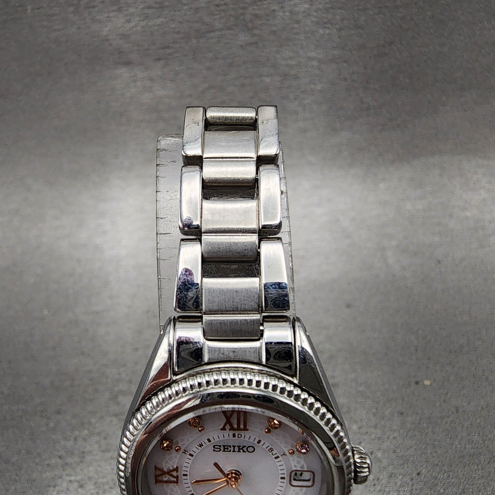 Seiko Solar Watch Women 25mm White Dial Silver Tone Date Round 1B220BZ0 Runs4