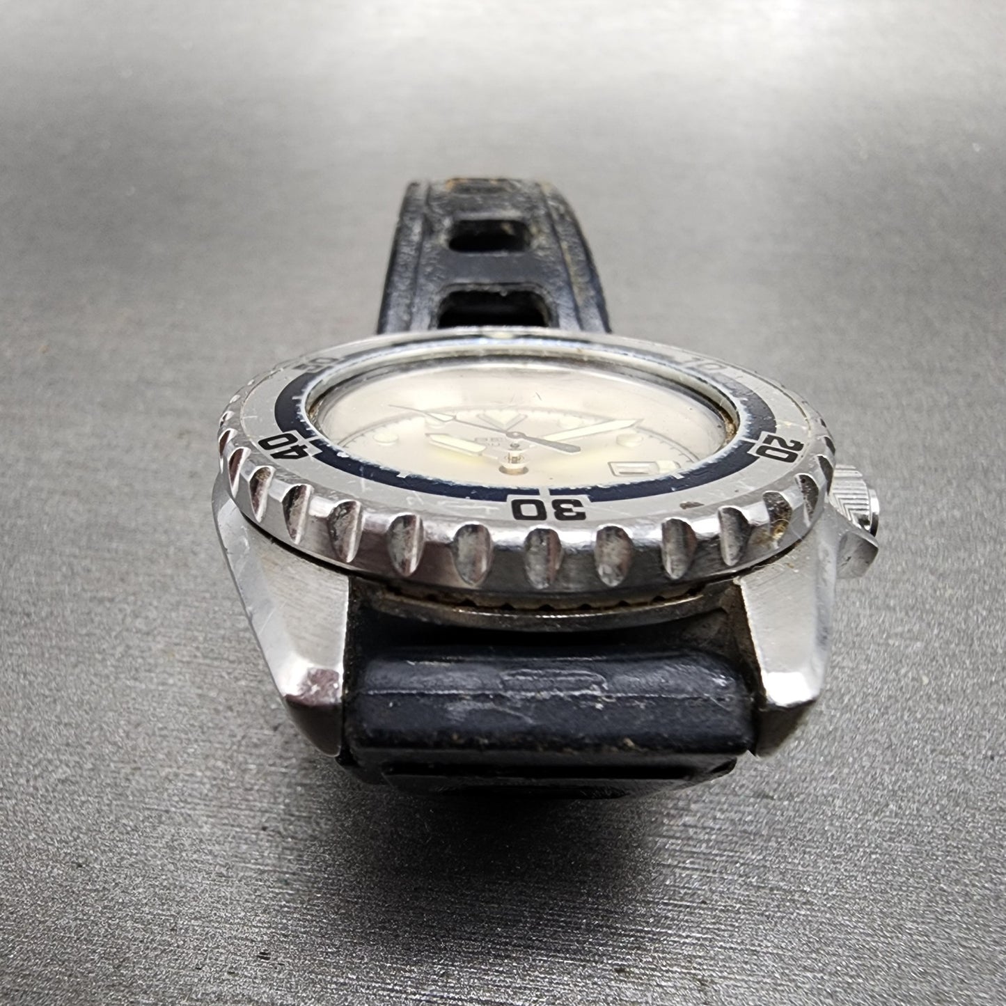 Seiko Dive Watch Women 34mm White Dial Silver Tone Date 26250170 PARTS4