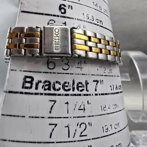 Seiko Solar Watch Women 26mm White Dial Two Tone Daydate Round V138-0AA0 Runs HM11