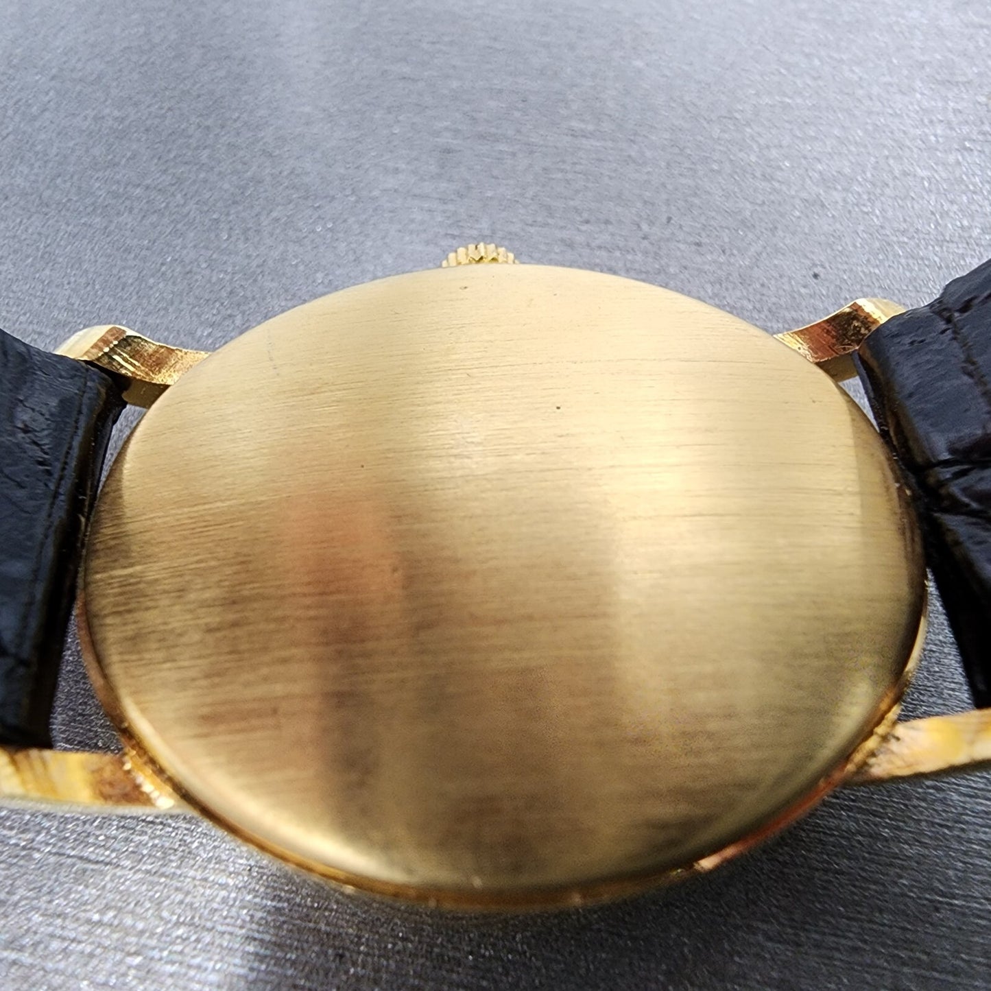VTG Spazial Watch Women 26mm Black Dial Gold Tone Oval Manual Wind Runs