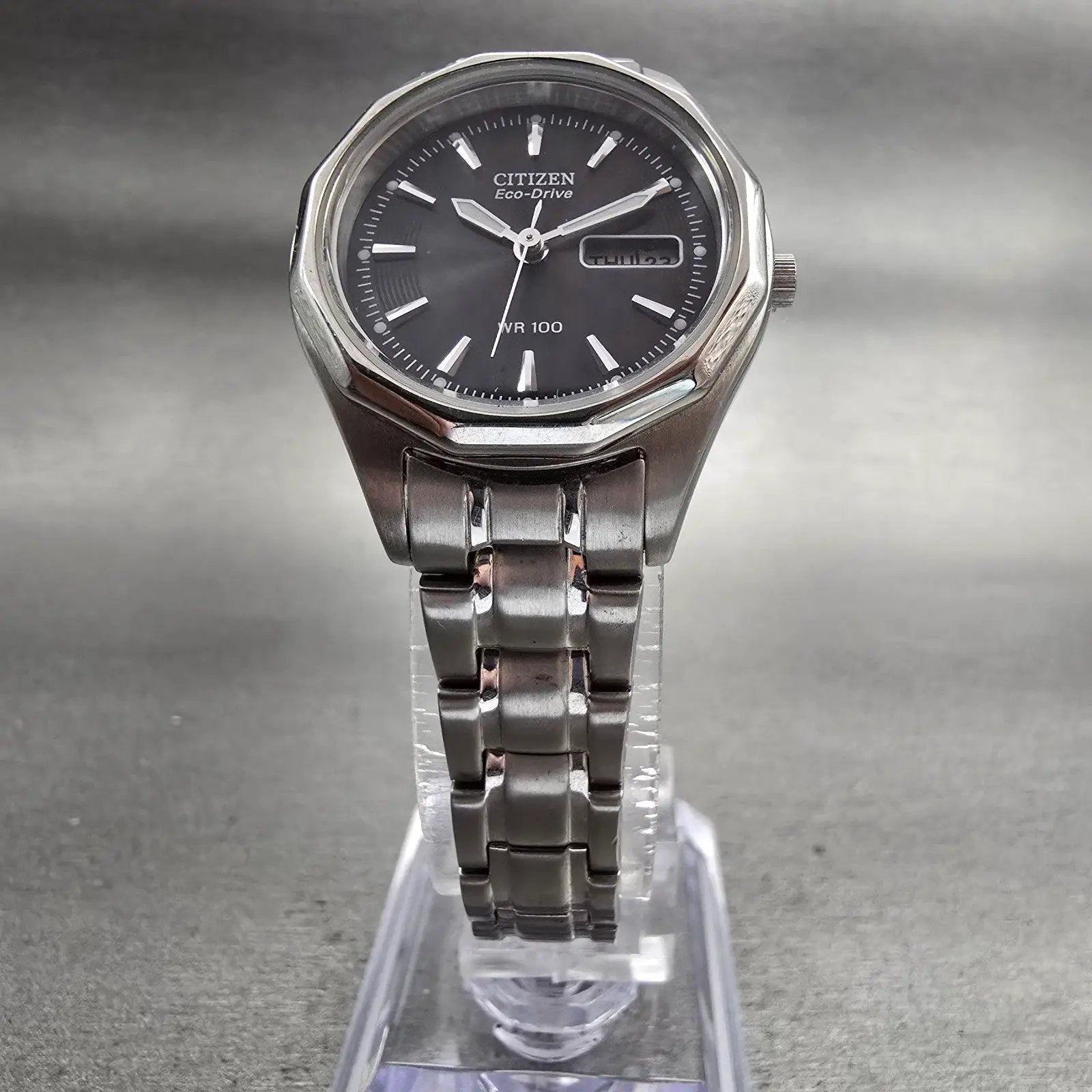Citizen Eco-Drive Watch Women 26mm Black Dial Silver Daydate E001-S053463 Works5