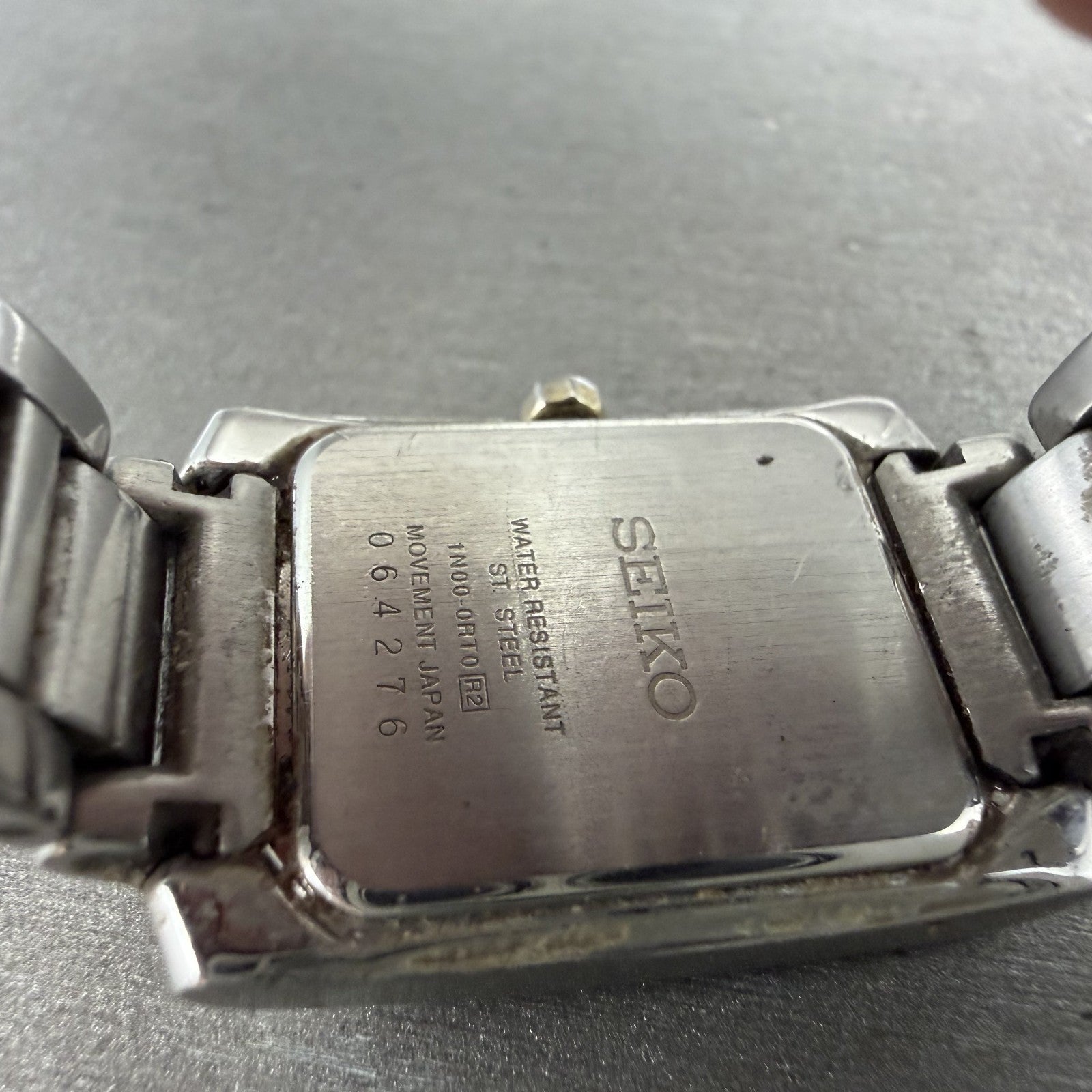 Seiko Tank Watch Women 21mm White Dial Two Tone Rectangle 1N00-0RT0 New Battery9