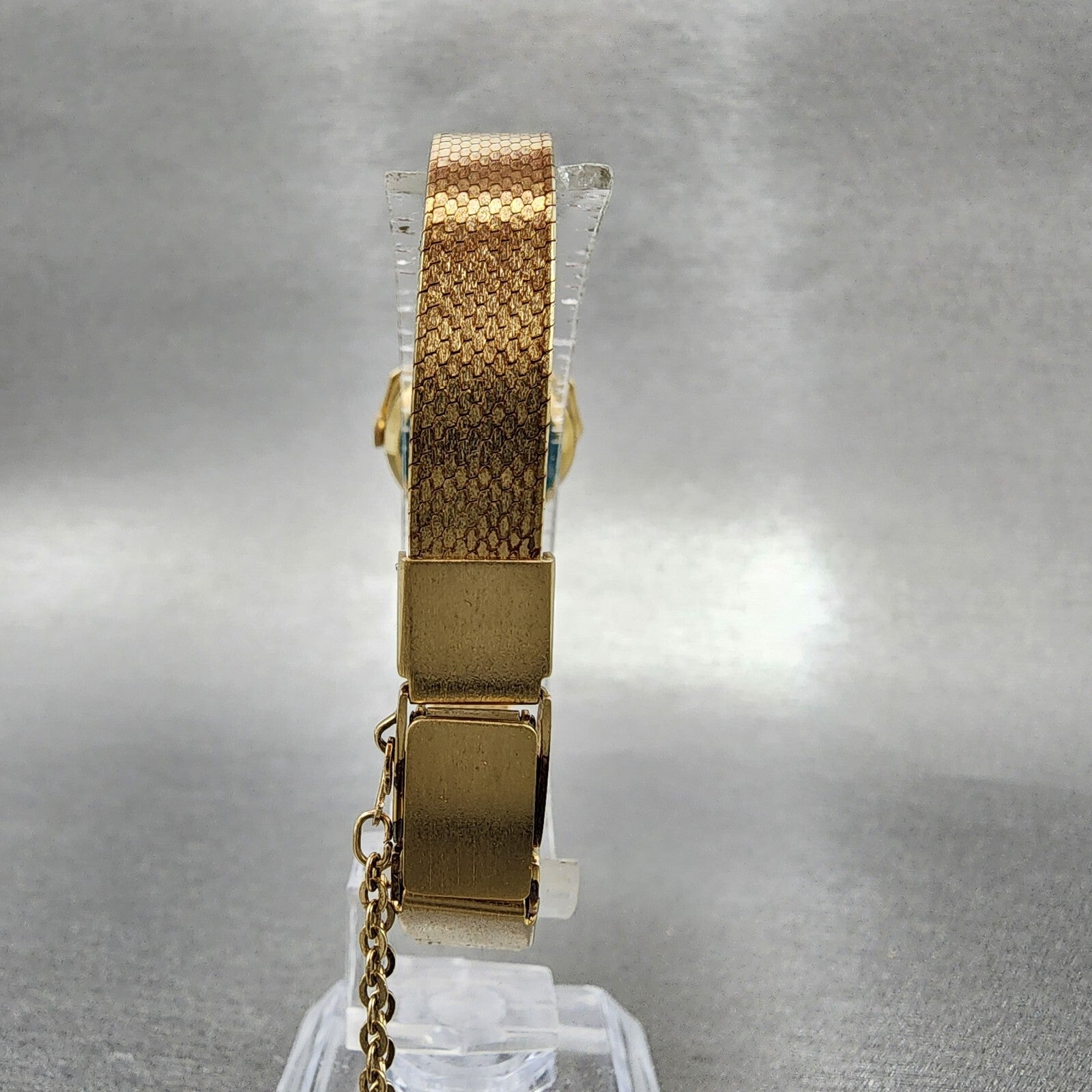 Seiko Watch Women 20mm White Dial Gold Tone Round 167120 New Battery7