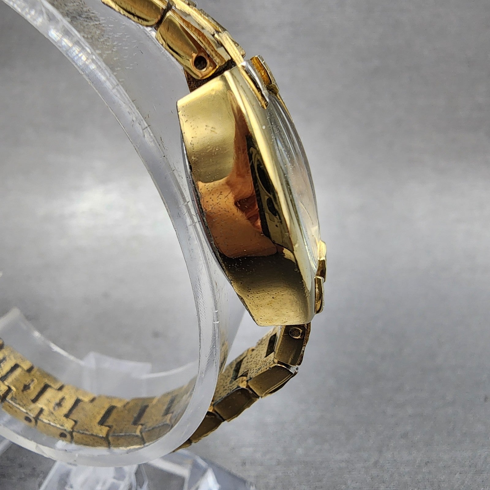 Elgin Watch Women 18mm MOP Dial Gold Tone Oval EG388 New Battery3
