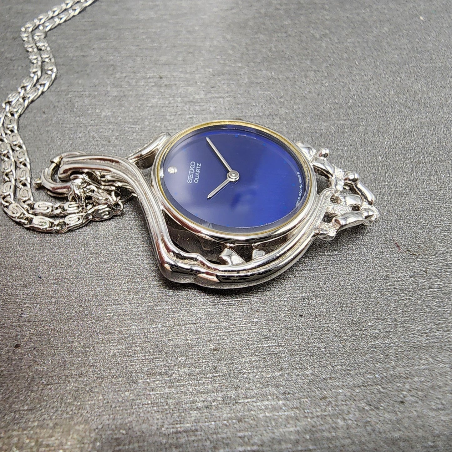 Seiko Necklace Watch Women 25mm Blue Dial Silver Tone Round 14001050 New Batt4