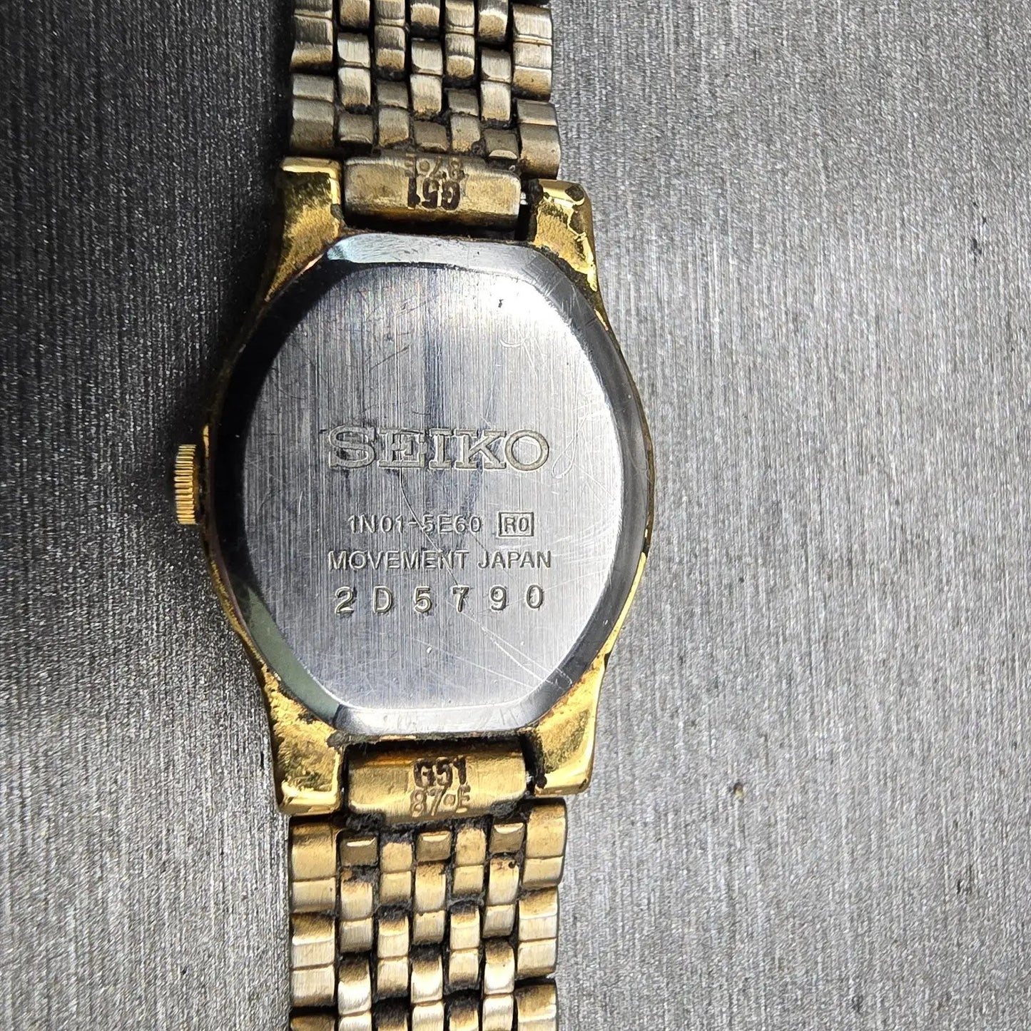 Seiko Watch Women 17mm Gold Dial Gold Tone Oval 1N01-5E60 New Battery Vintage10