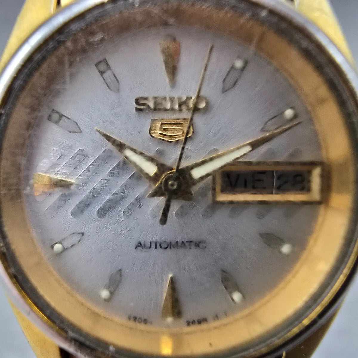 Seiko 5 Automatic Watch Women 24mm Silver Dial Gold Daydate 4206-0332 Round Runs1