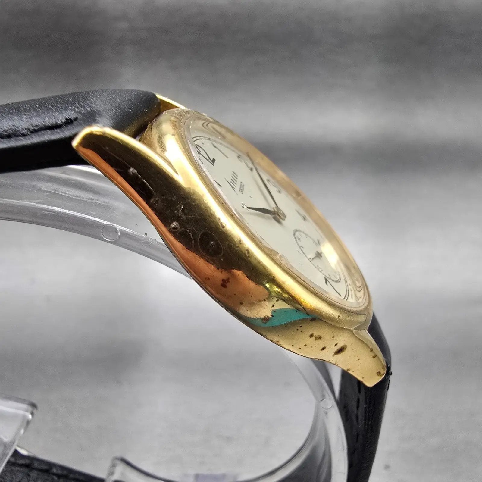 Seiko Avenue Watch Men 31mm Ivory Dial Gold Tone Round 2G28-6090 New Battery VTG3