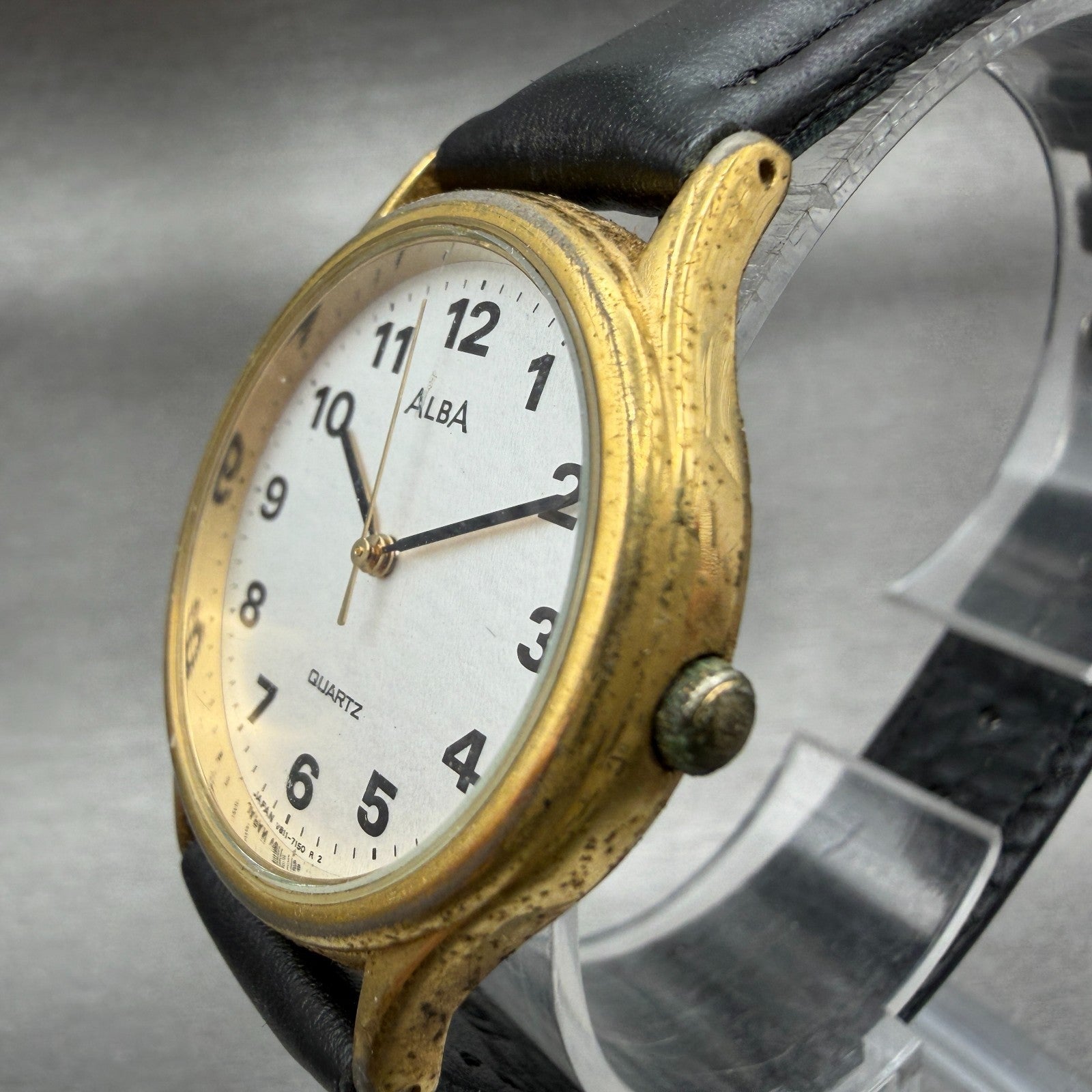 Seiko Alba Watch Unisex 31mm Silver Dial Gold Tone Round V8111880 New Battery2