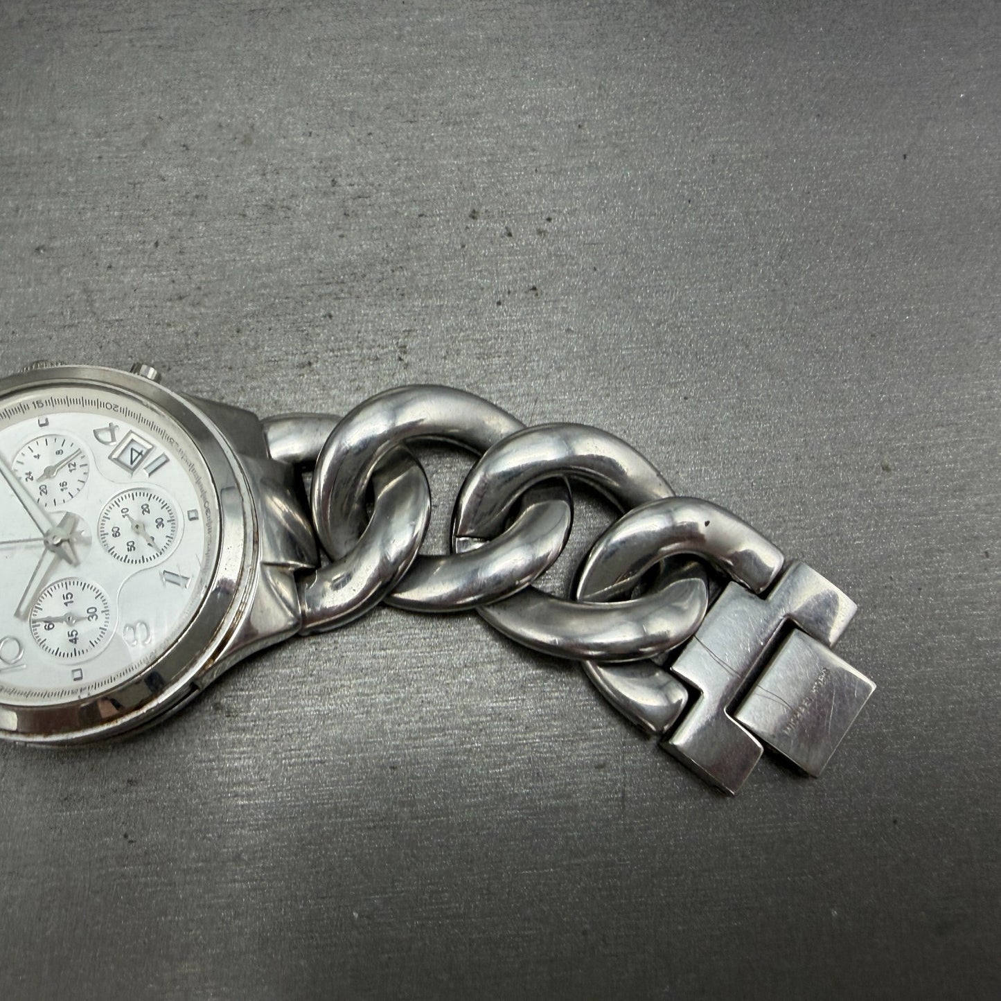 Michael Kors Runway Chronograph Watch Women 38mm Silver Dial Silver Tone NewBatt7