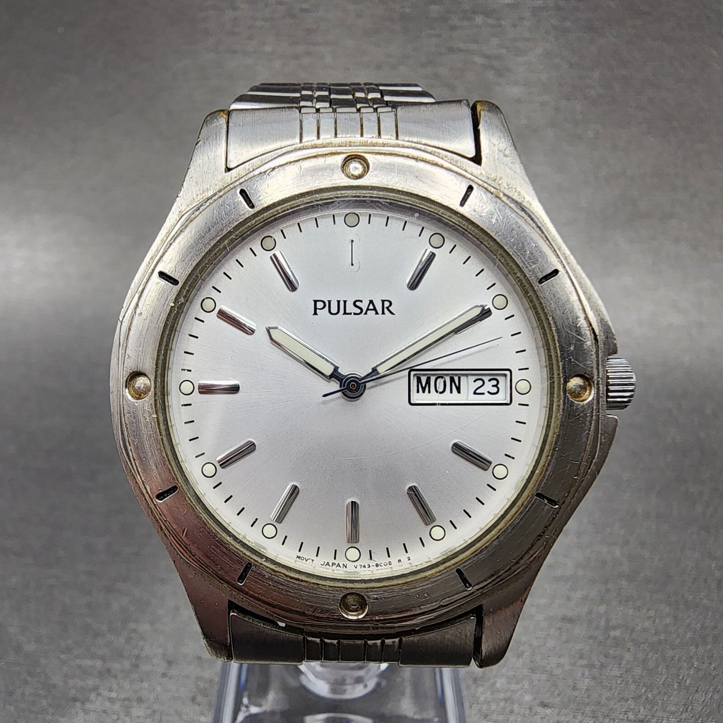 Pulsar Watch Men 38mm Silver Dial Silver Tone Daydate Round V7438A80 New Batt0