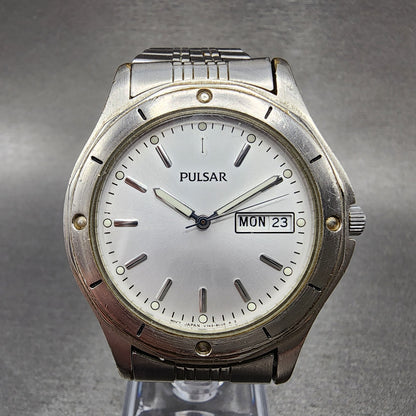 Pulsar Watch Men 38mm Silver Dial Silver Tone Daydate Round V7438A80 New Batt0