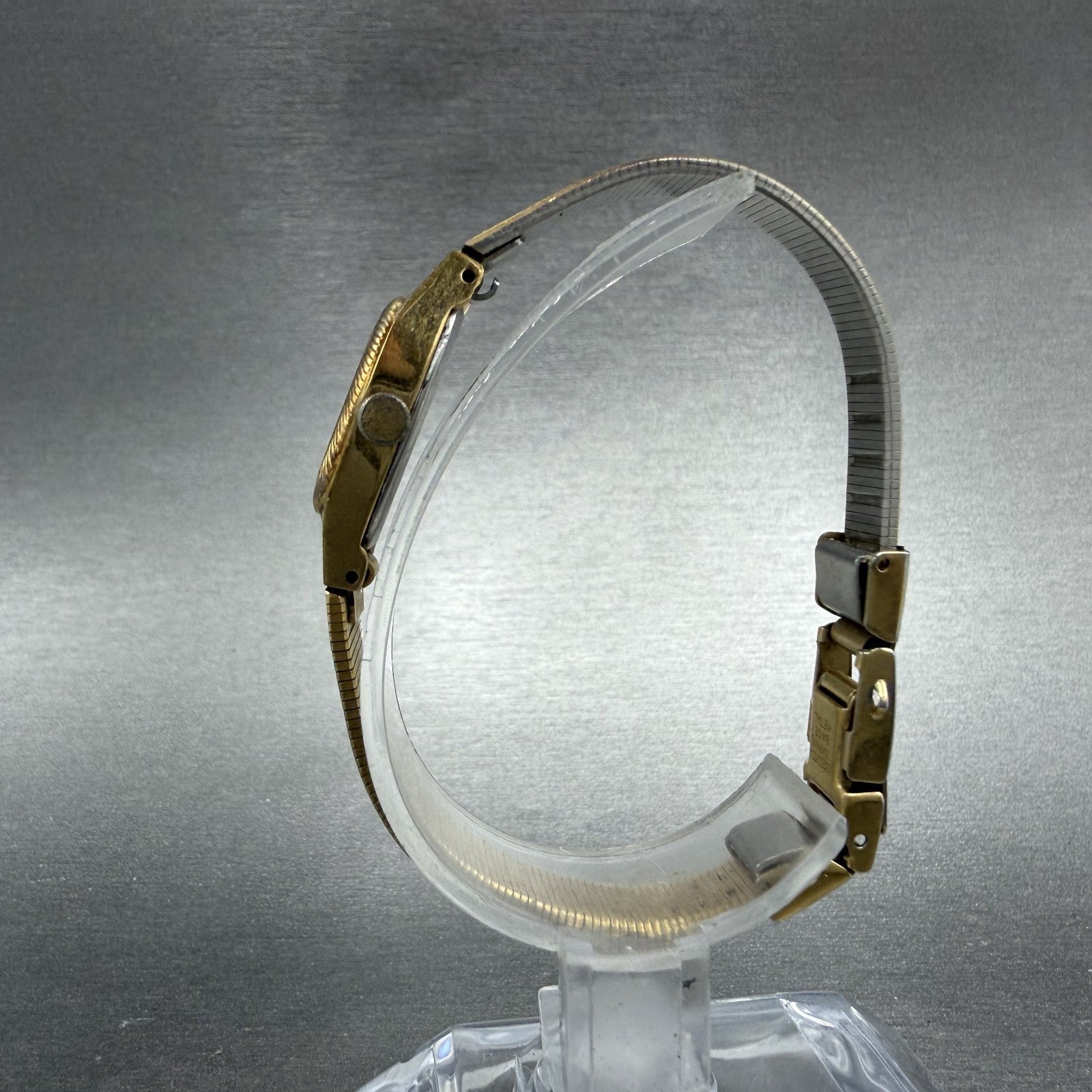 Seiko Watch Women 16mm Champagne Dial Gold Tone Vintage 1400-8359 New Battery6