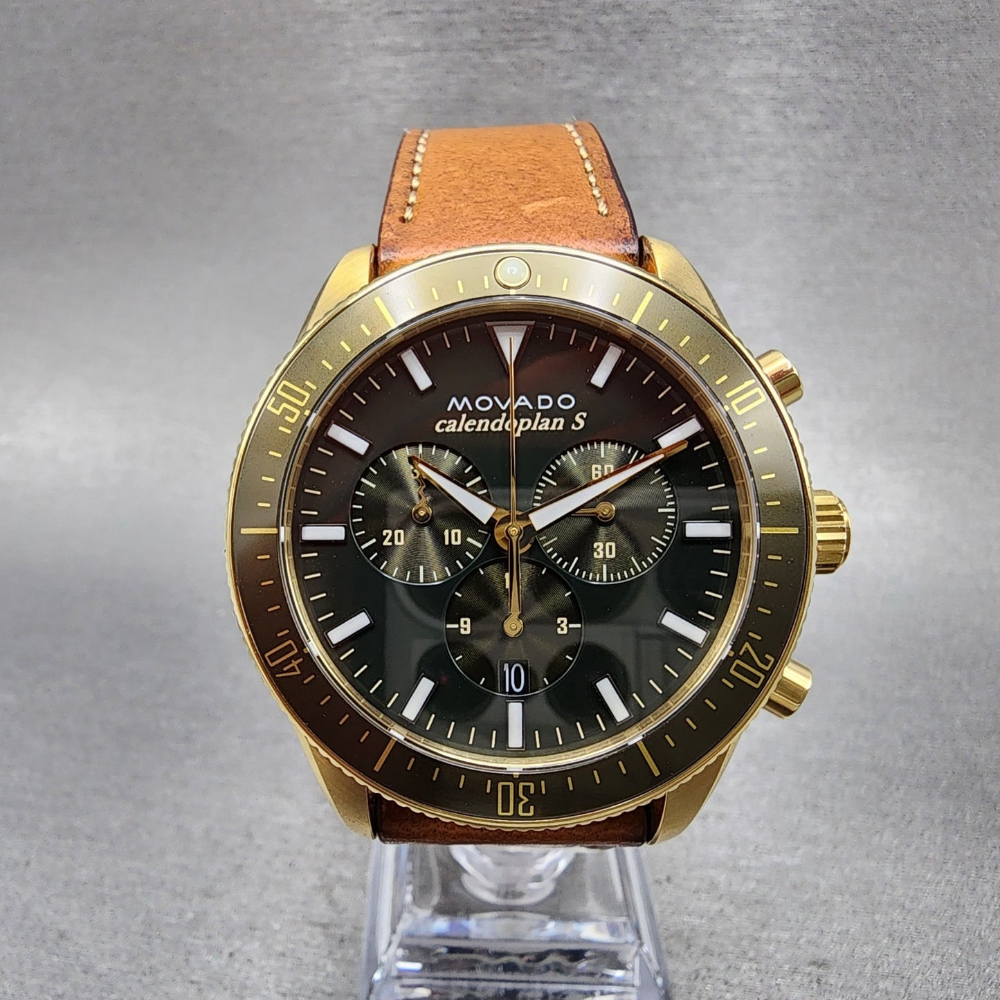 Movado Heritage Calendoplan S Watch Men 42mm Black Dial Gold Tone Date 36500620