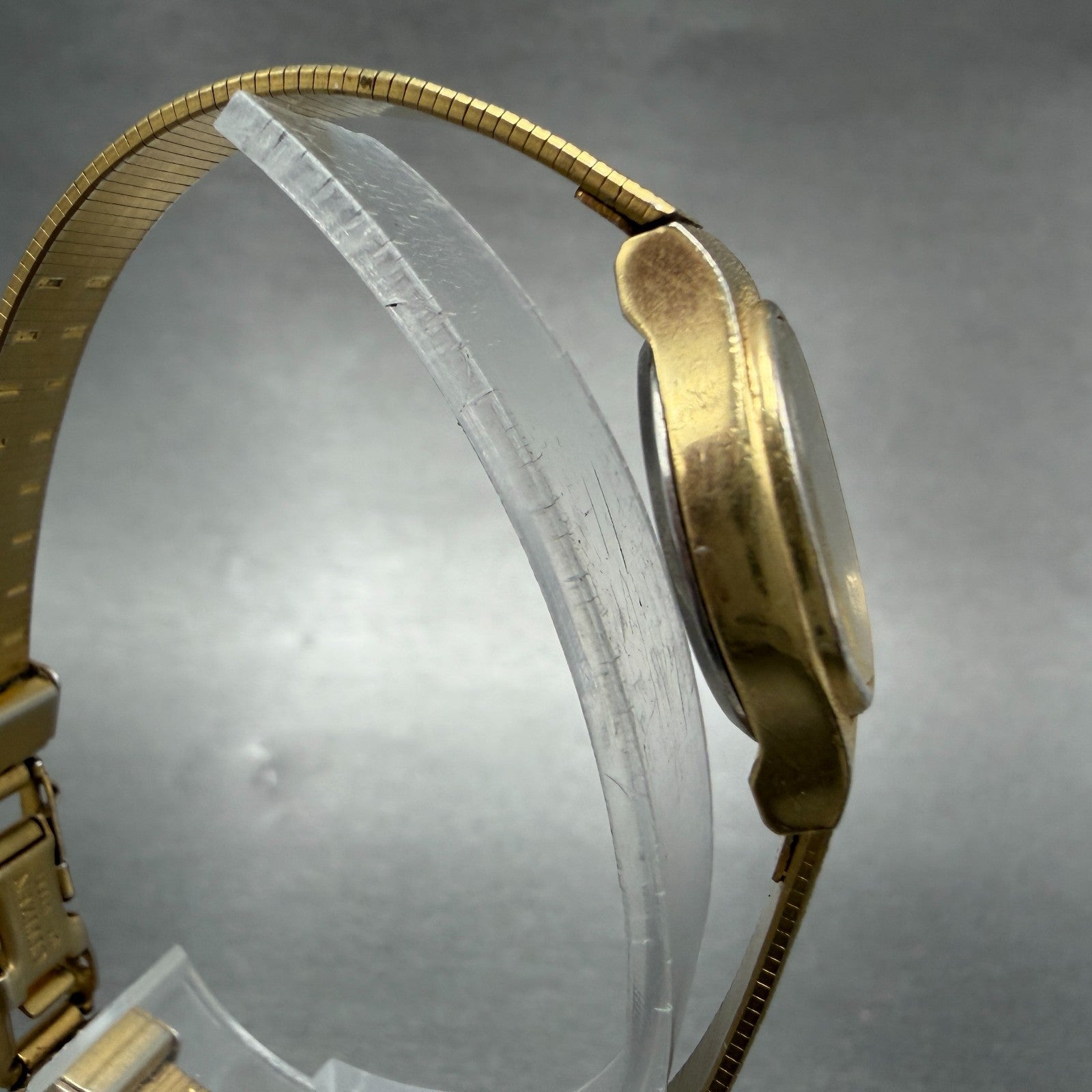 Citizen CQ Watch Women 16mm Black Dial Gold Tone Oval 3220-S16598 New Battery H73