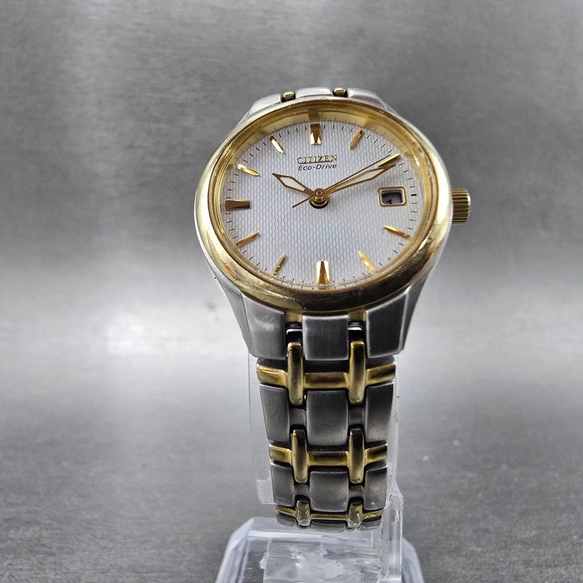 Citizen Eco-0Drive Watch Women 25mm White Dial Two Tone Date E011-S049571 Runs J5