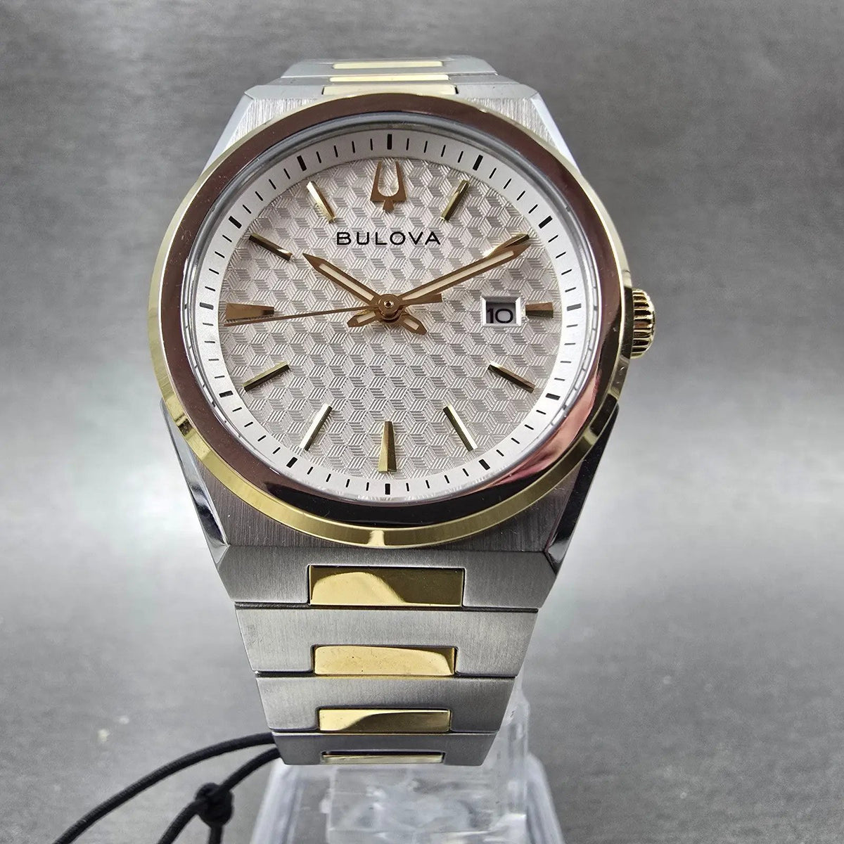 Bulova Watch Women 30mm White Dial Two Tone Date Round 98L323 New Battery 1238