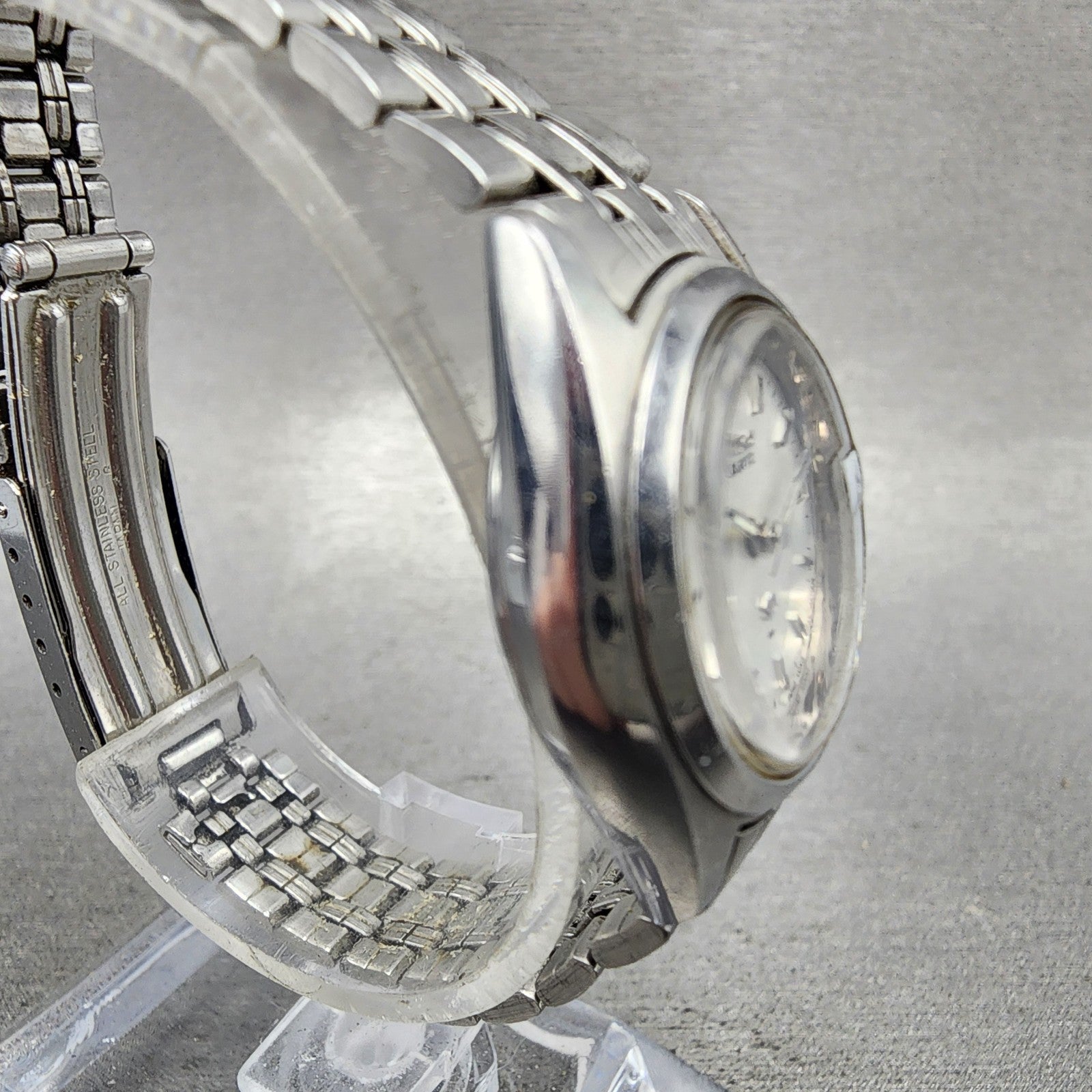 Seiko Sq Watch Women 23mm Silver Dial Silver Tone Date 85220059 New Battery3
