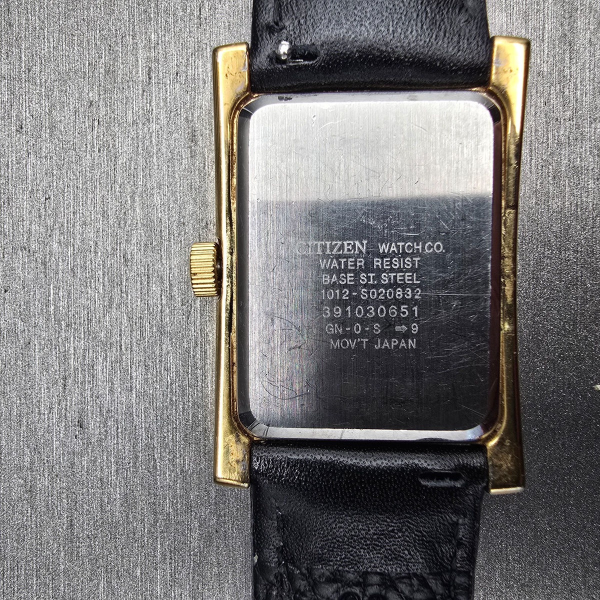 Citizen Tank Watch Men 27mm Black Dial Gold Date Rectangle 1020-S030832 New Batt10