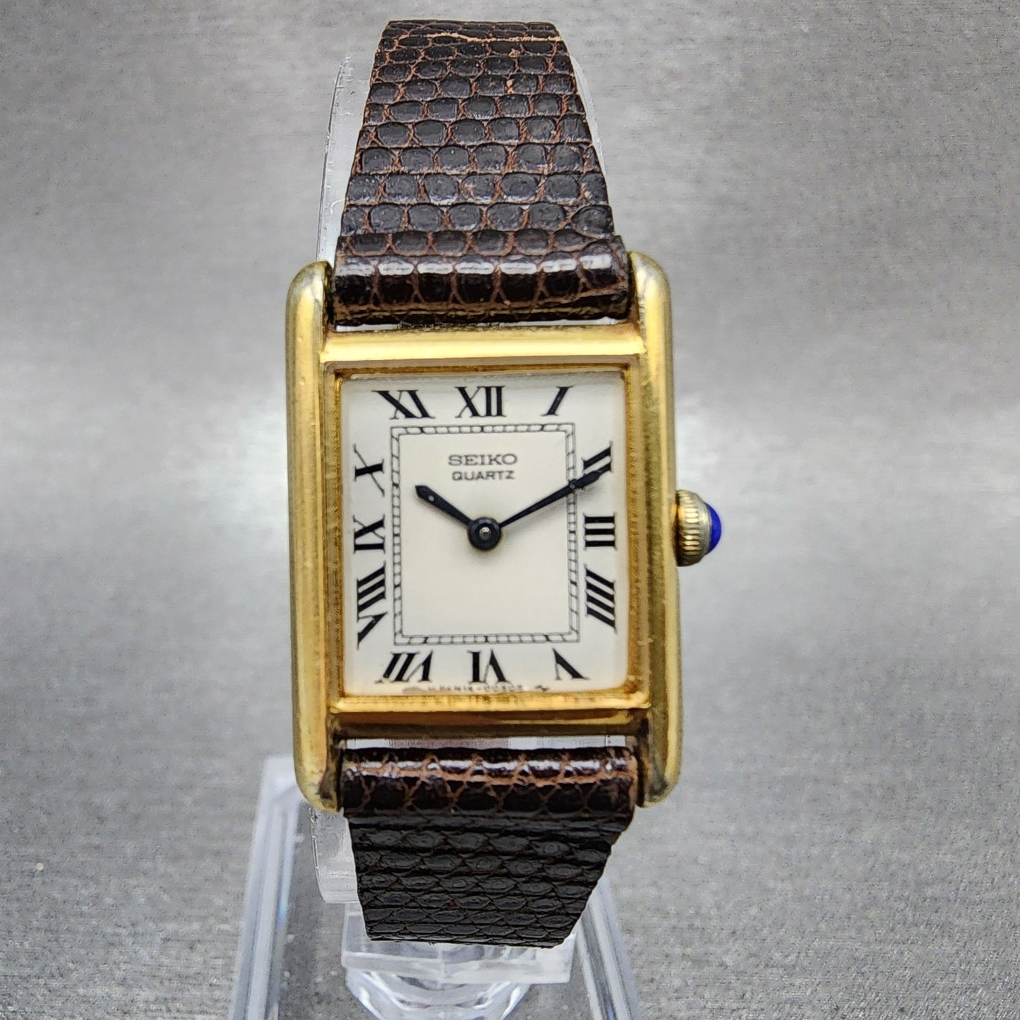 Seiko Tank Watch Women 18mm White Dial Gold Tone 14005039 New Battery0