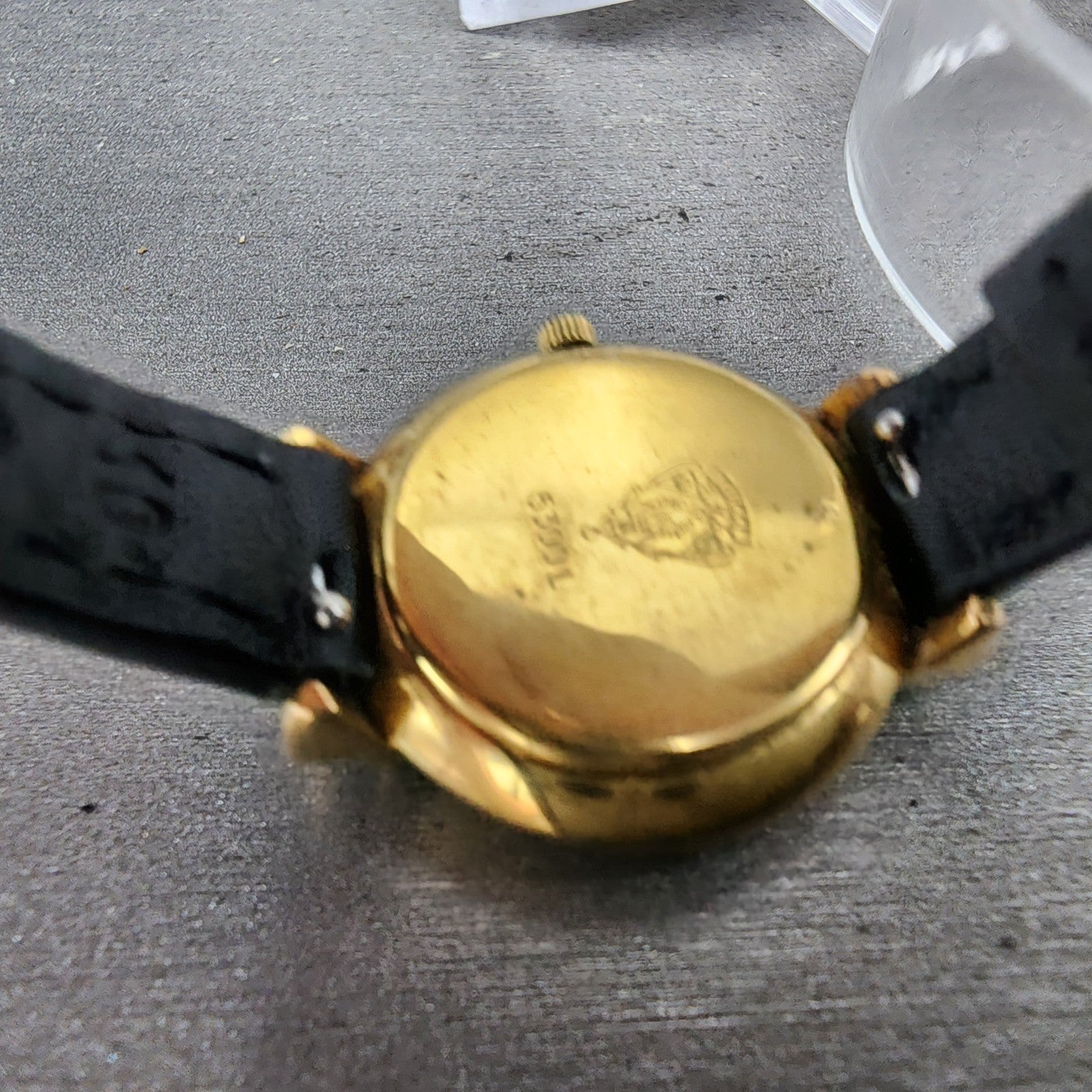 Gucci 5300L Watch Women 24mm Black Dial Gold Plated Round New Battery VTG9
