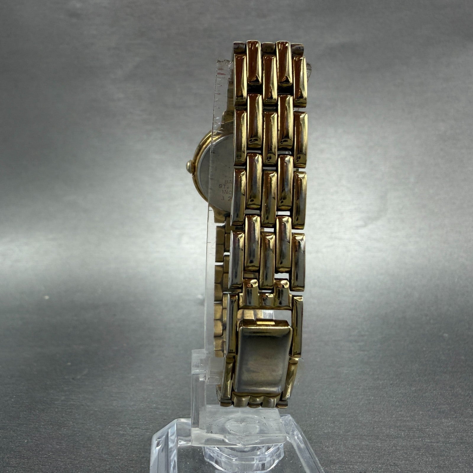 Seiko Watch Women 22mm White Dial Gold Tone Round 1n00-0a99 New Battery Vintage7