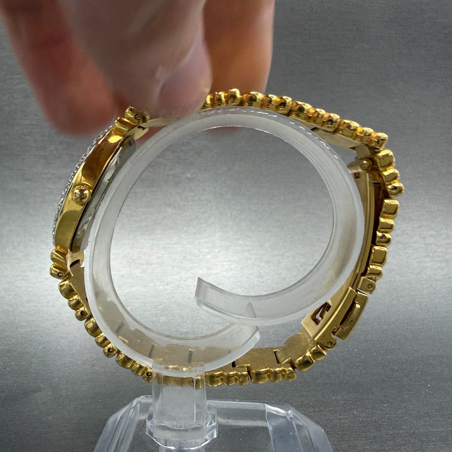 Gruen Watch Women 21mm White Dial Gold Tone Oval Crystal bezel New Battery6