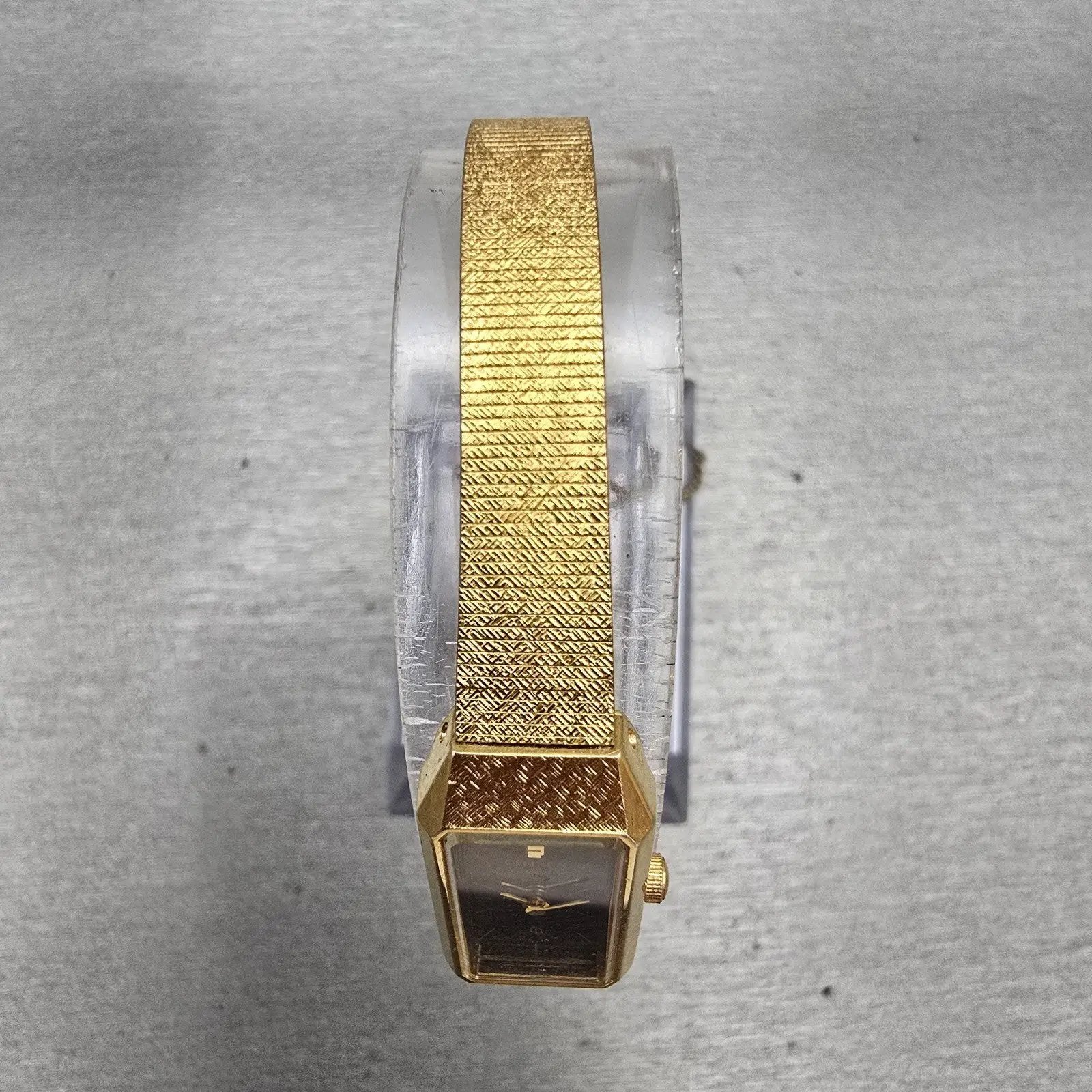 Citizen CQ Watch Women 13mm Black Dial Gold Tone Rectangle 2250-223373 New Batt4