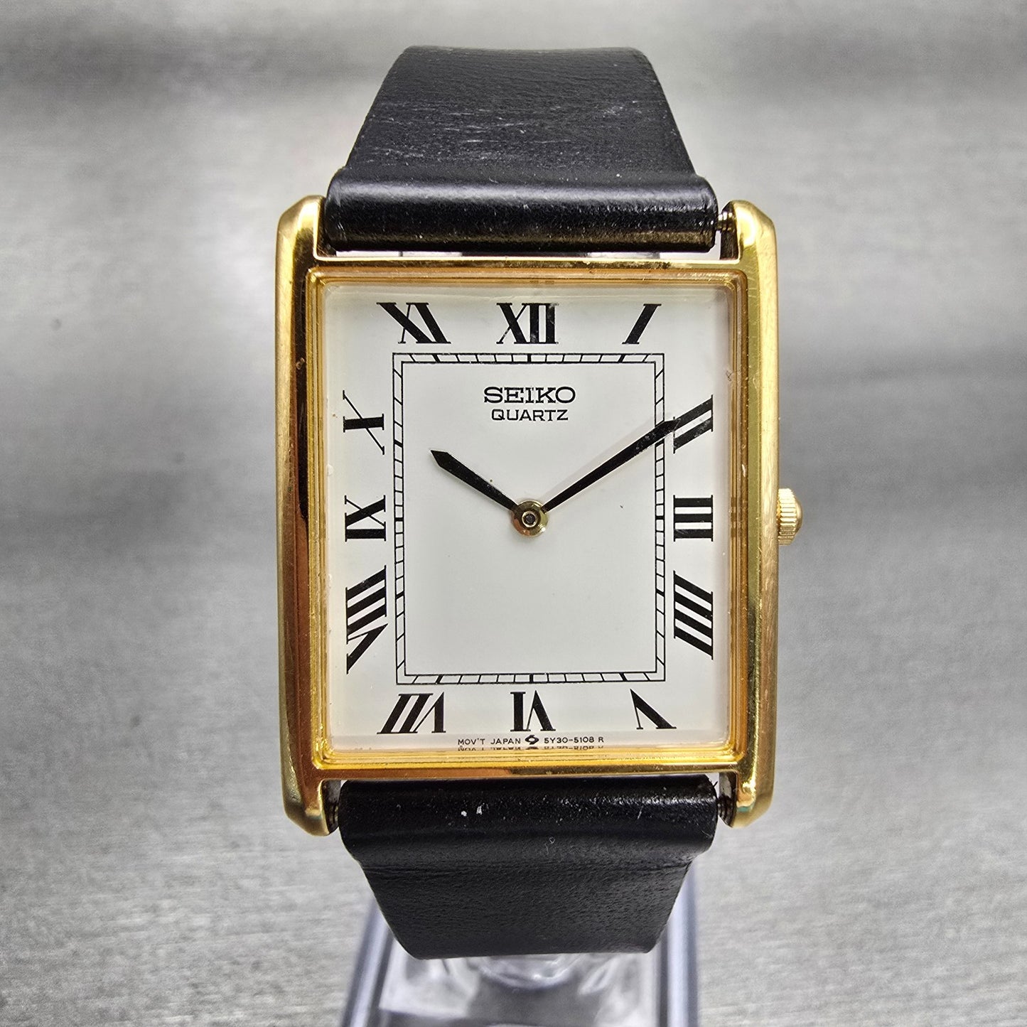 Seiko Tank Watch Men 25mm White Dial Gold Tone Rectangle 5Y30-5060 New Battery0
