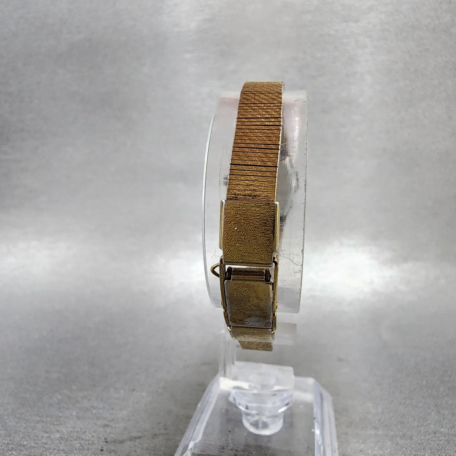 Citizen CQ Watch Women 20mm Champagne Dial Gold Tone Hexagon New Battery7