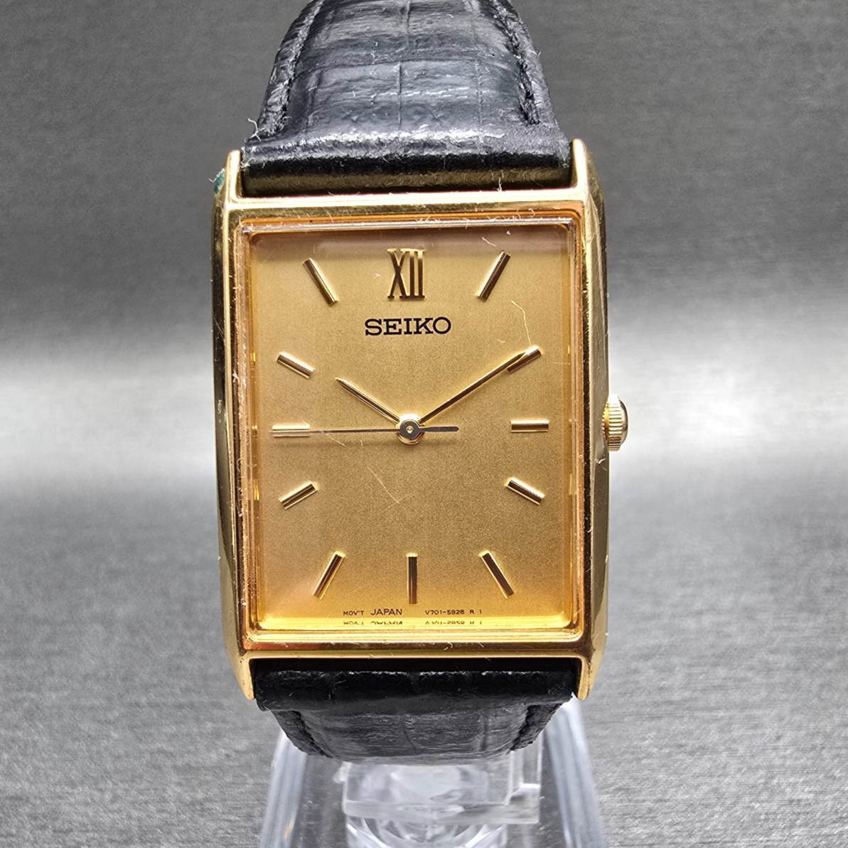 Seiko Tank Watch Men 24mm Gold Dial Gold Tone Rectangle V701-5E10 New Battery0
